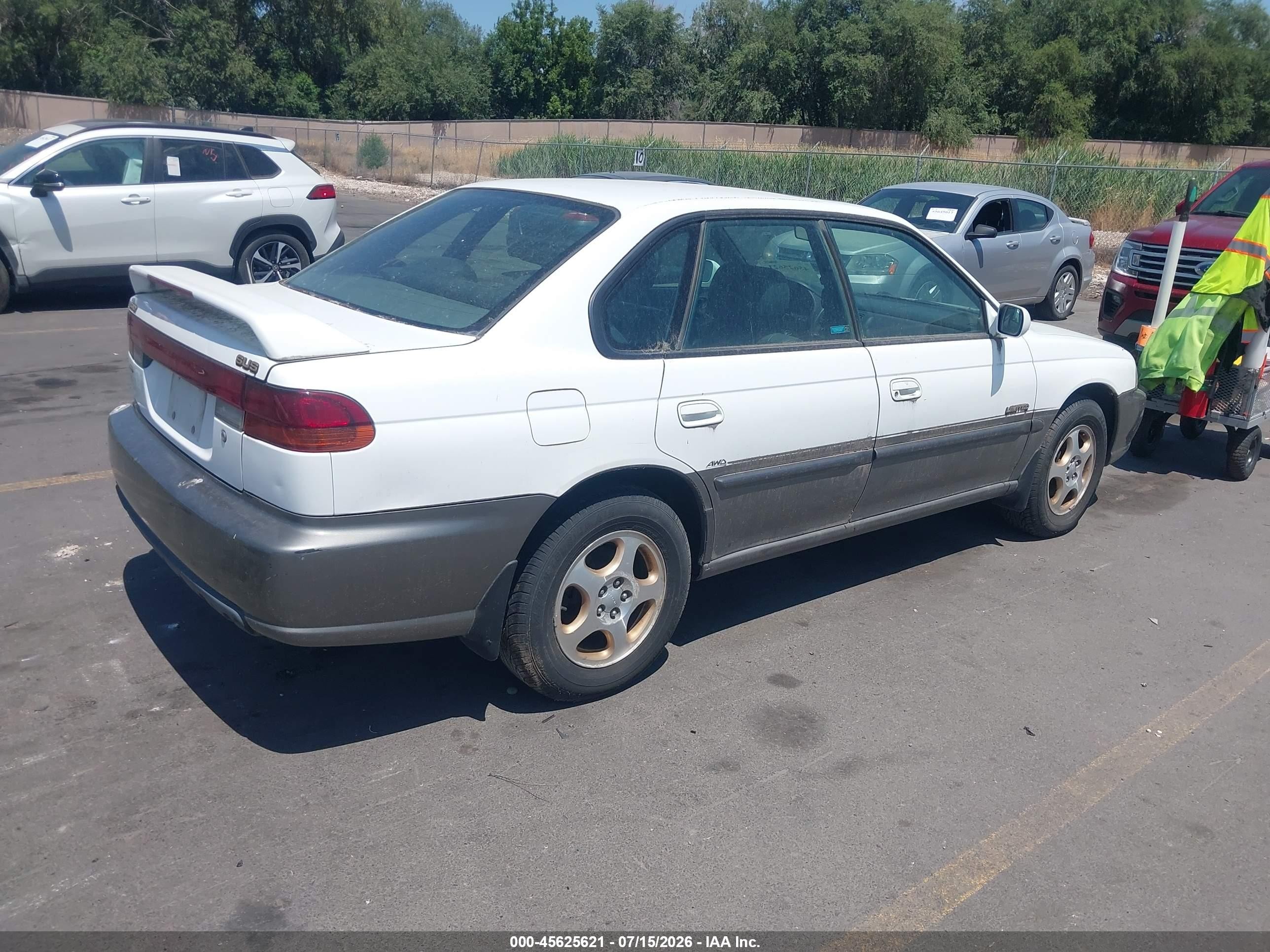 1999 Subaru Legacy 30th Ann Sus/ltd/outback White vin: 4S3BD6853X7242668