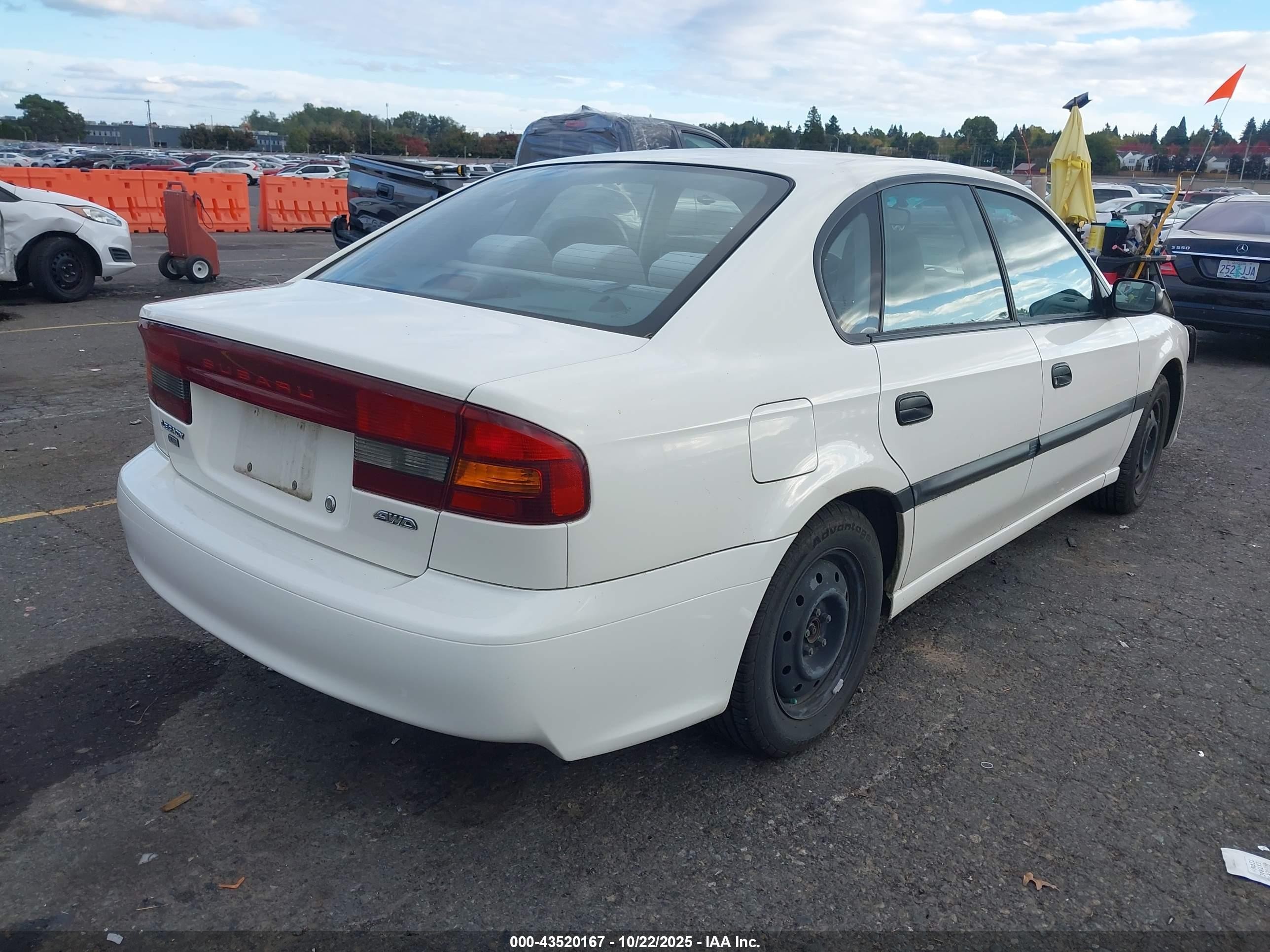 2000 Subaru Legacy L White vin: 4S3BE6350Y7205731