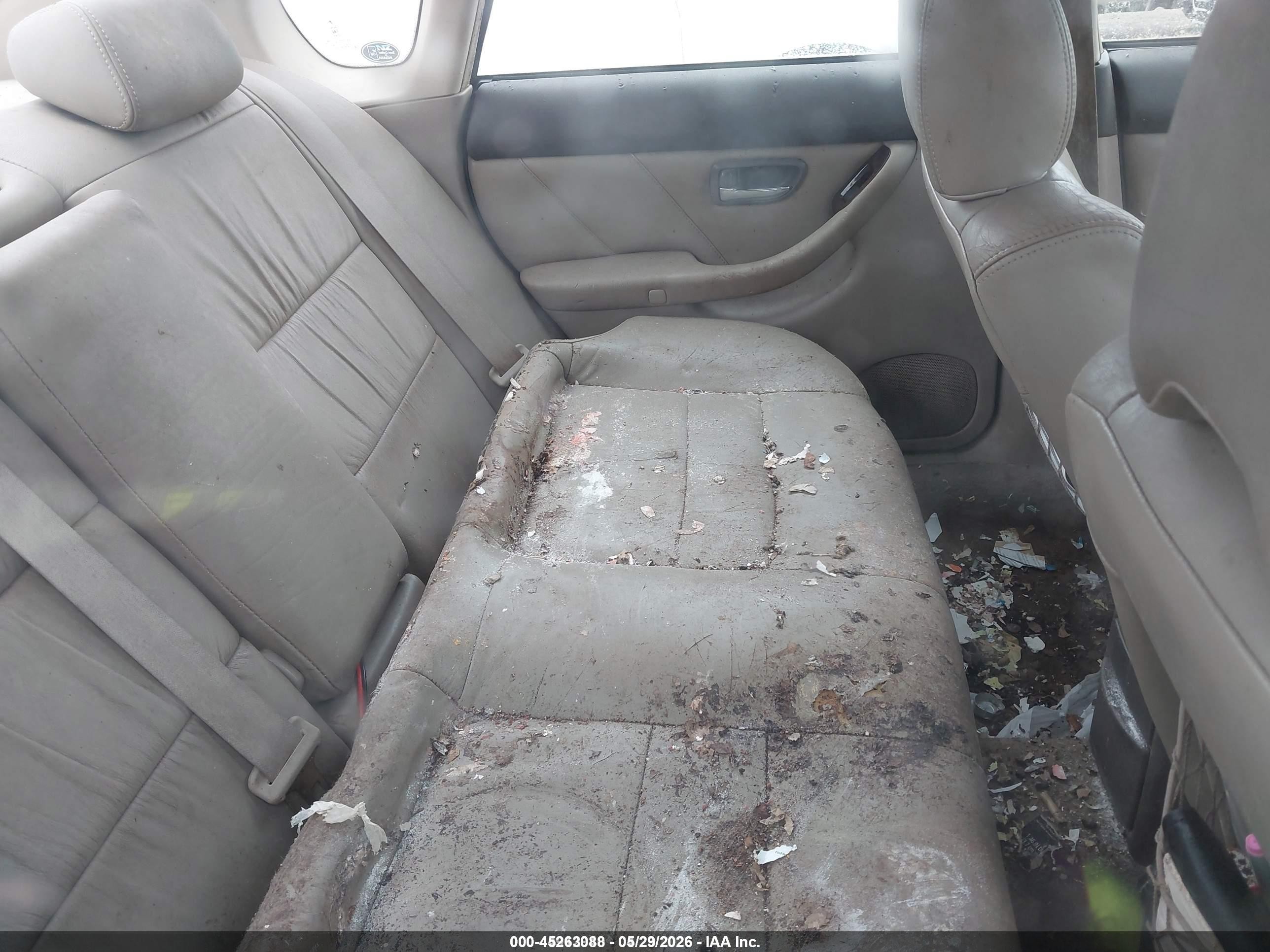 2001 Subaru Outback Limited White vin: 4S3BE686117210623