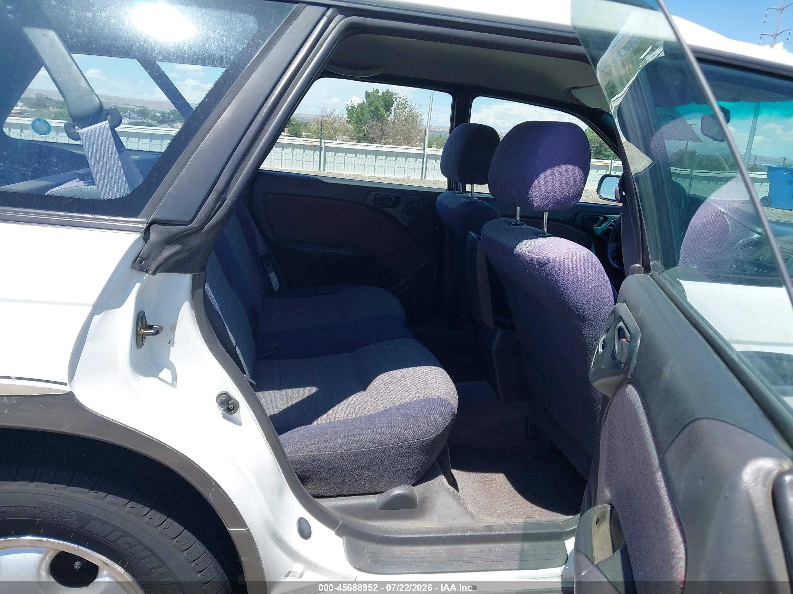 1996 Subaru Legacy Outback White vin: 4S3BG4853T6384093