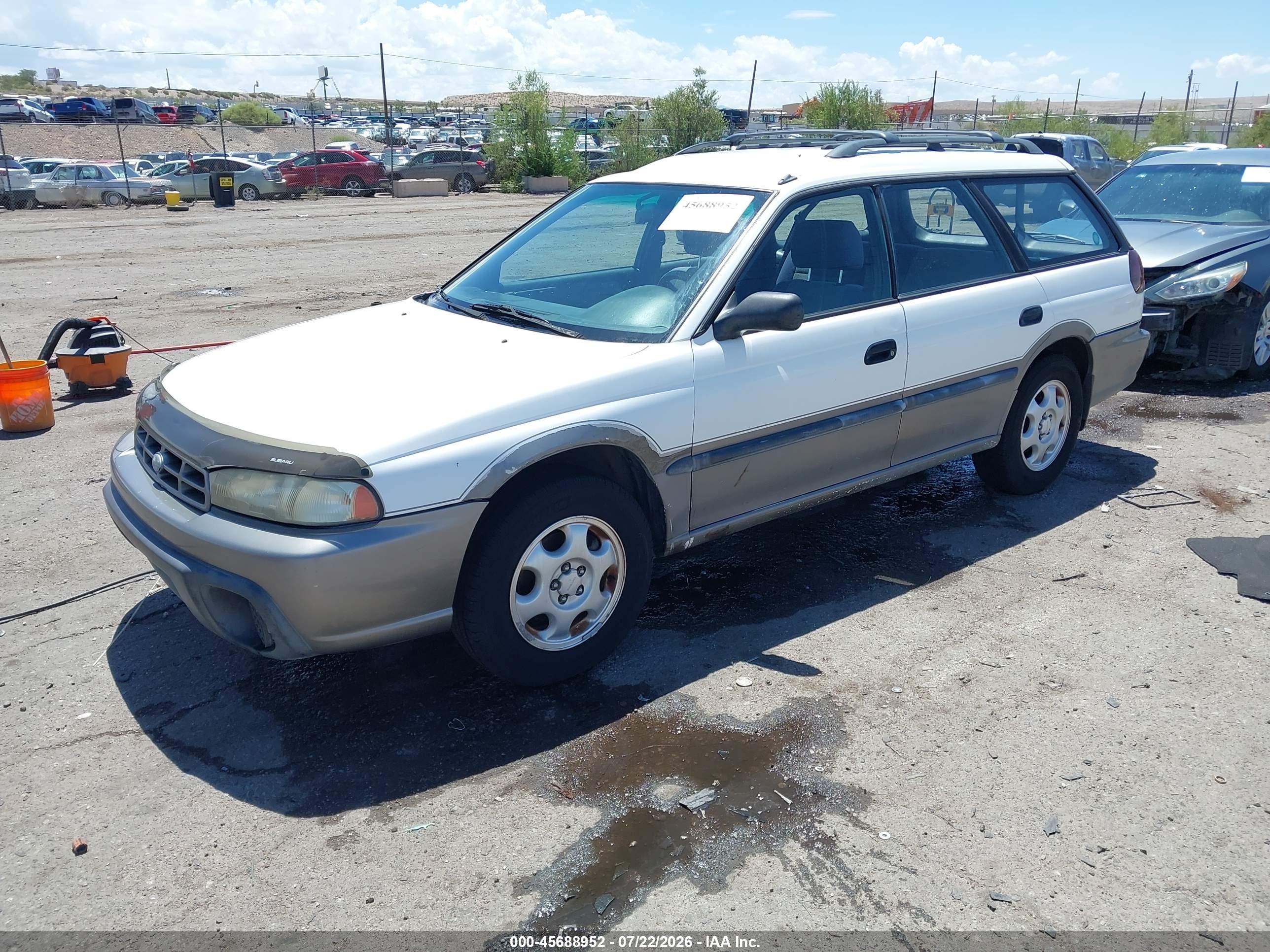 1996 Subaru Legacy Outback White vin: 4S3BG4853T6384093