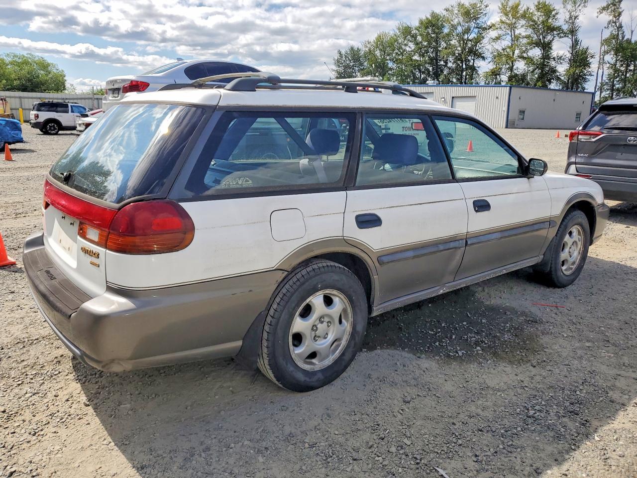 1996 Subaru Legacy Outback Белый vin: 4S3BG4854T6383177