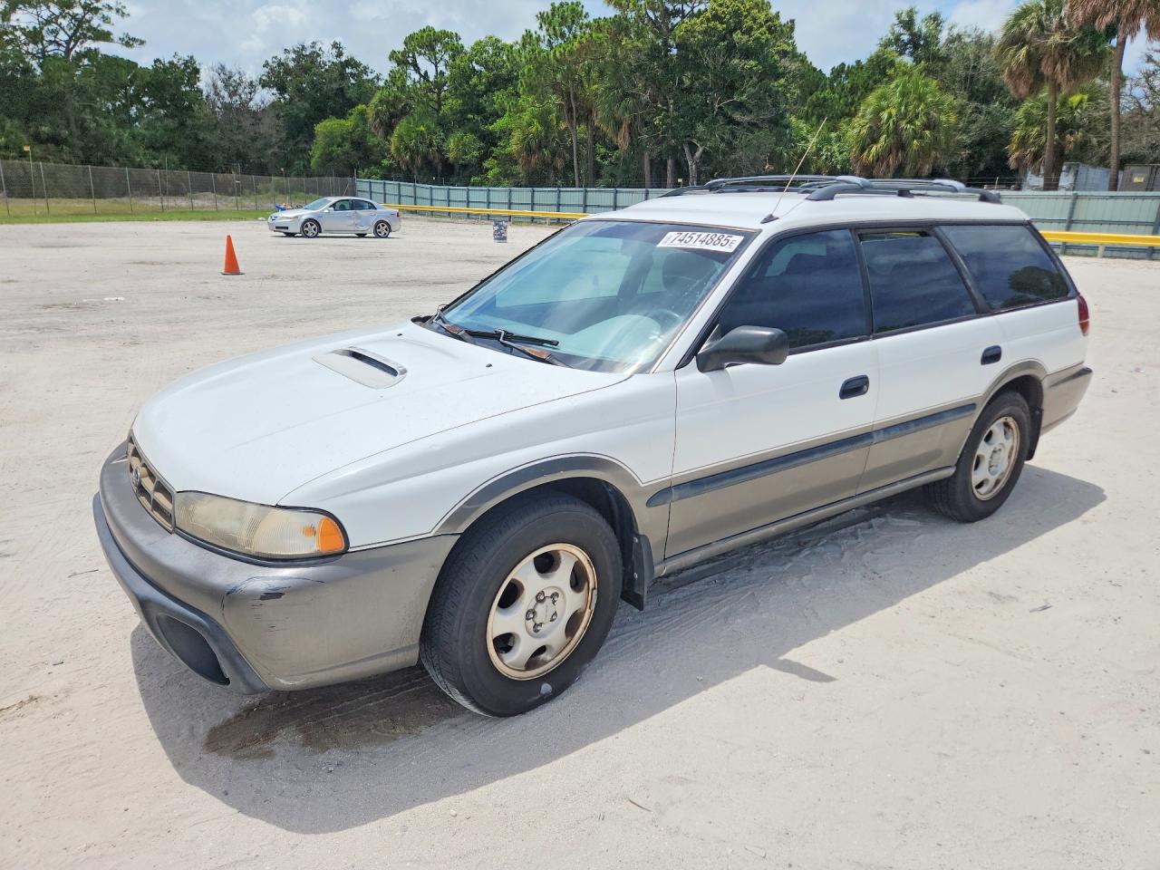 1997 Subaru Legacy Outback White vin: 4S3BG6851V7655077