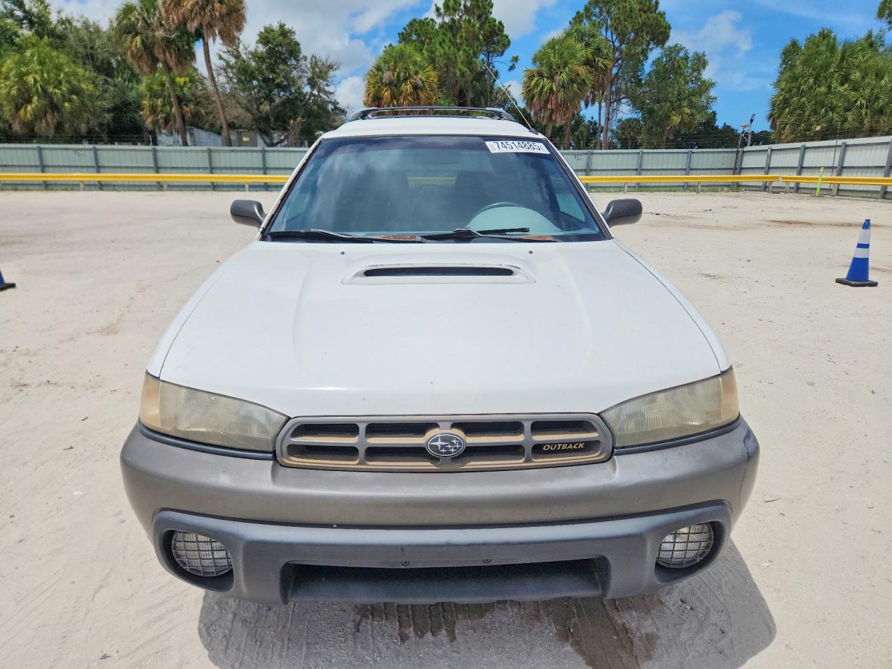 1997 Subaru Legacy Outback White vin: 4S3BG6851V7655077