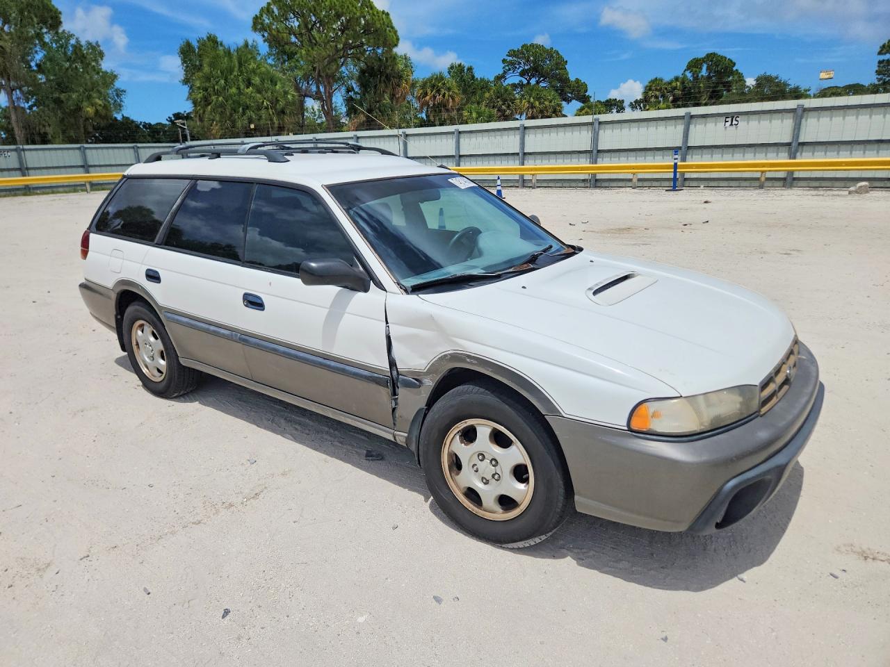 1997 Subaru Legacy Outback White vin: 4S3BG6851V7655077