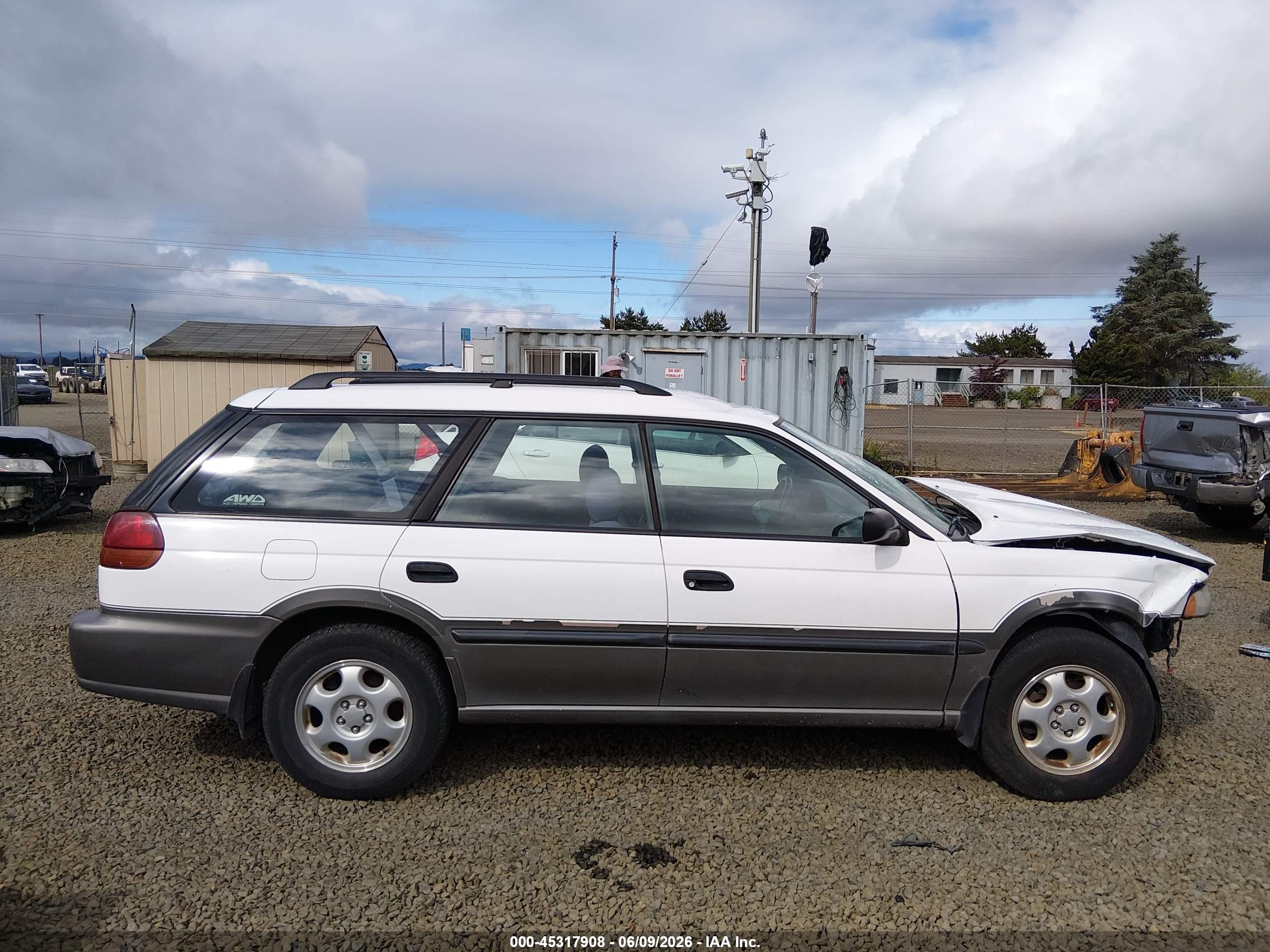 1996 Subaru Legacy Outback White vin: 4S3BG6854T7388692