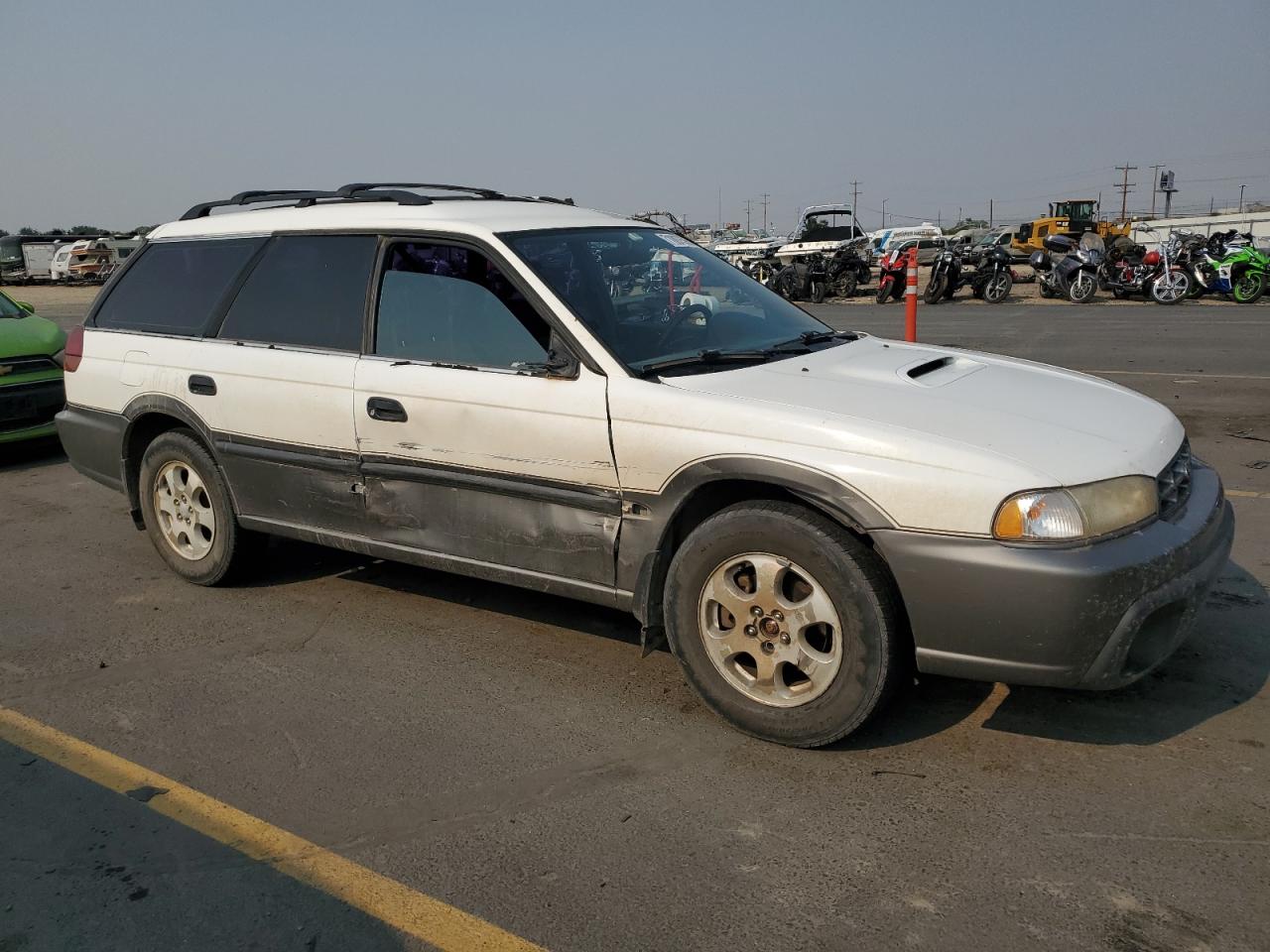 1998 Subaru Legacy 30th Anniversary Outback White vin: 4S3BG6856W7656002