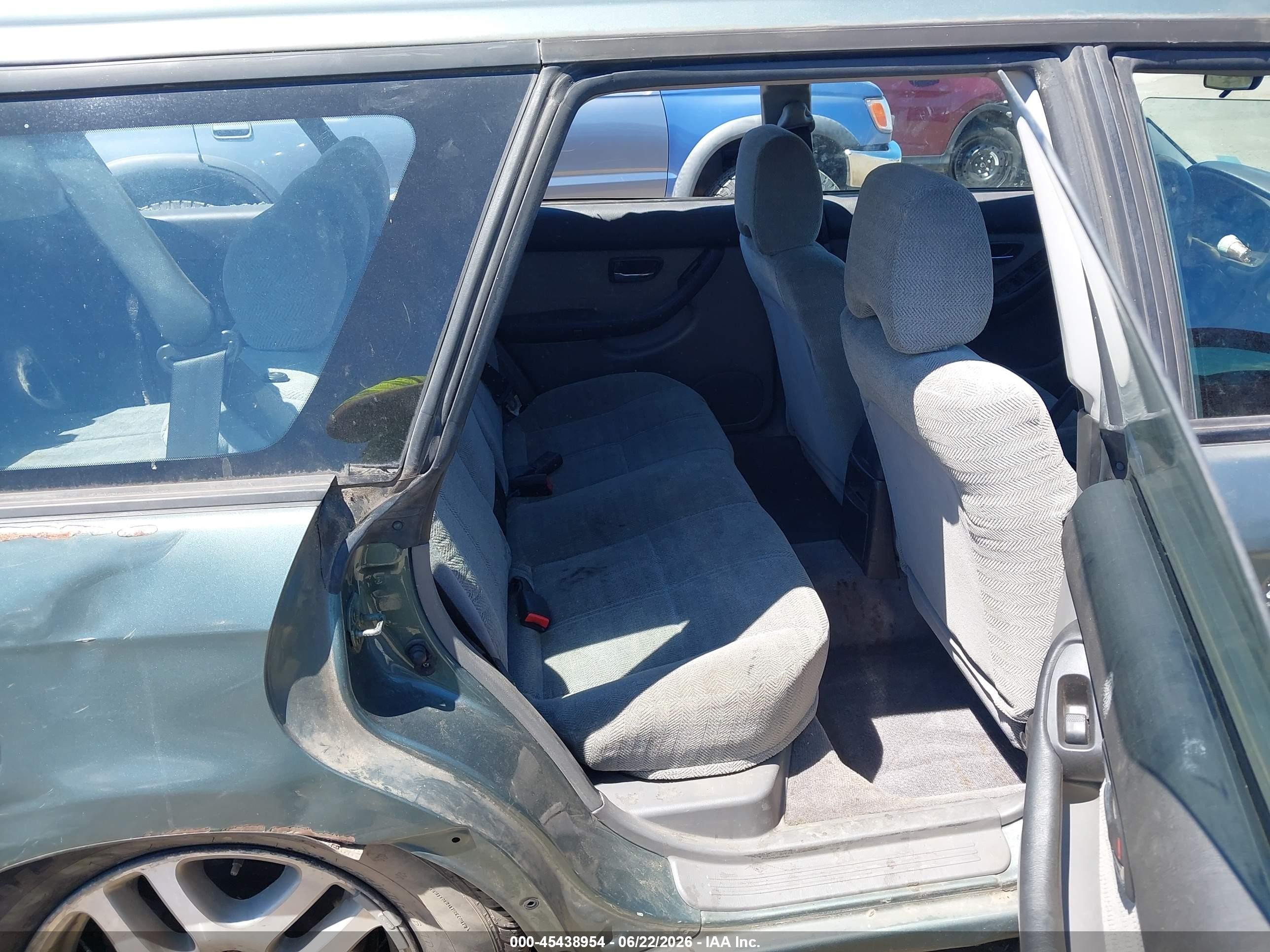 2000 Subaru Legacy L Green vin: 4S3BH6352Y7300427