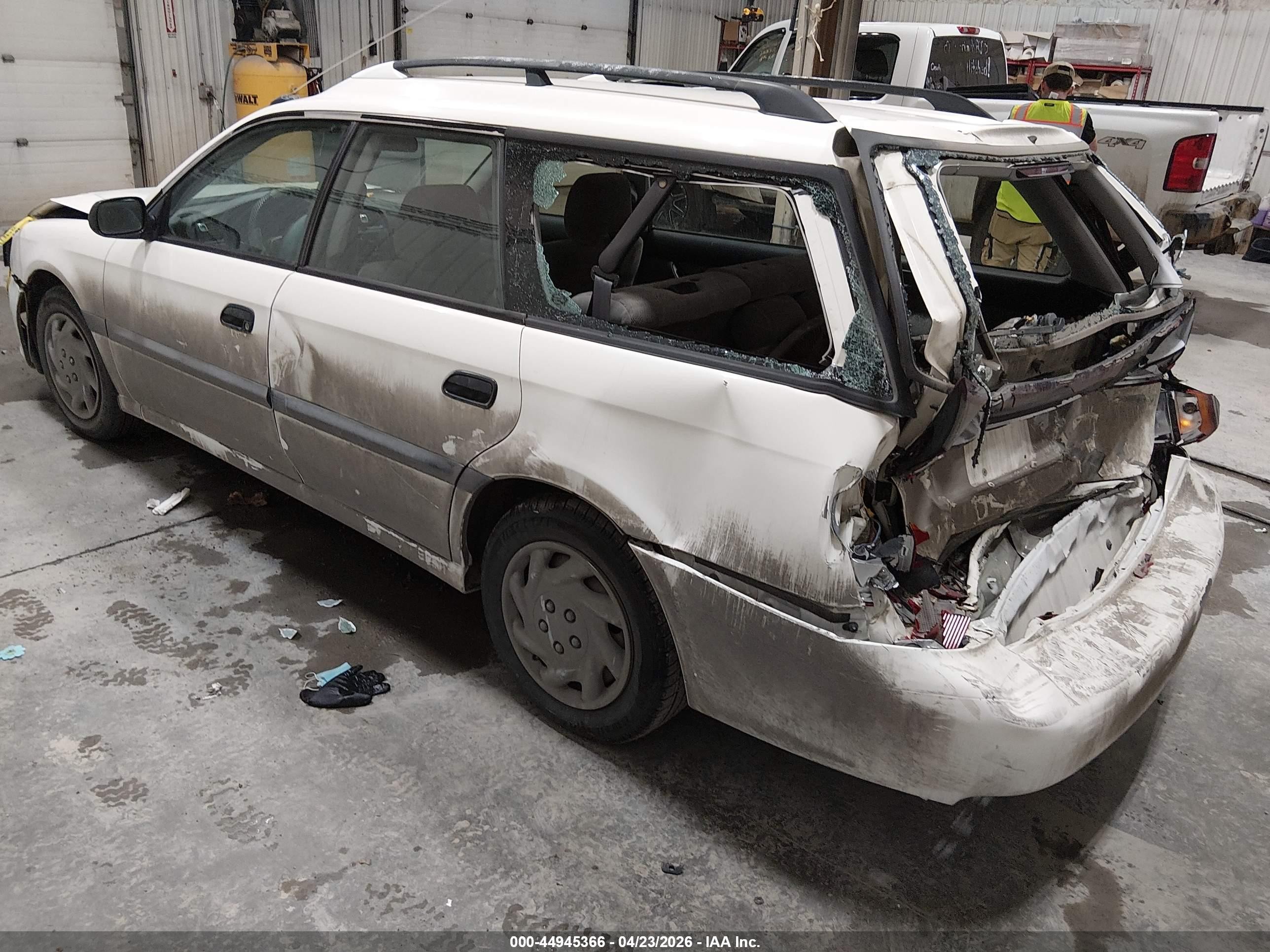 2000 Subaru Legacy L White vin: 4S3BH6355Y7308909
