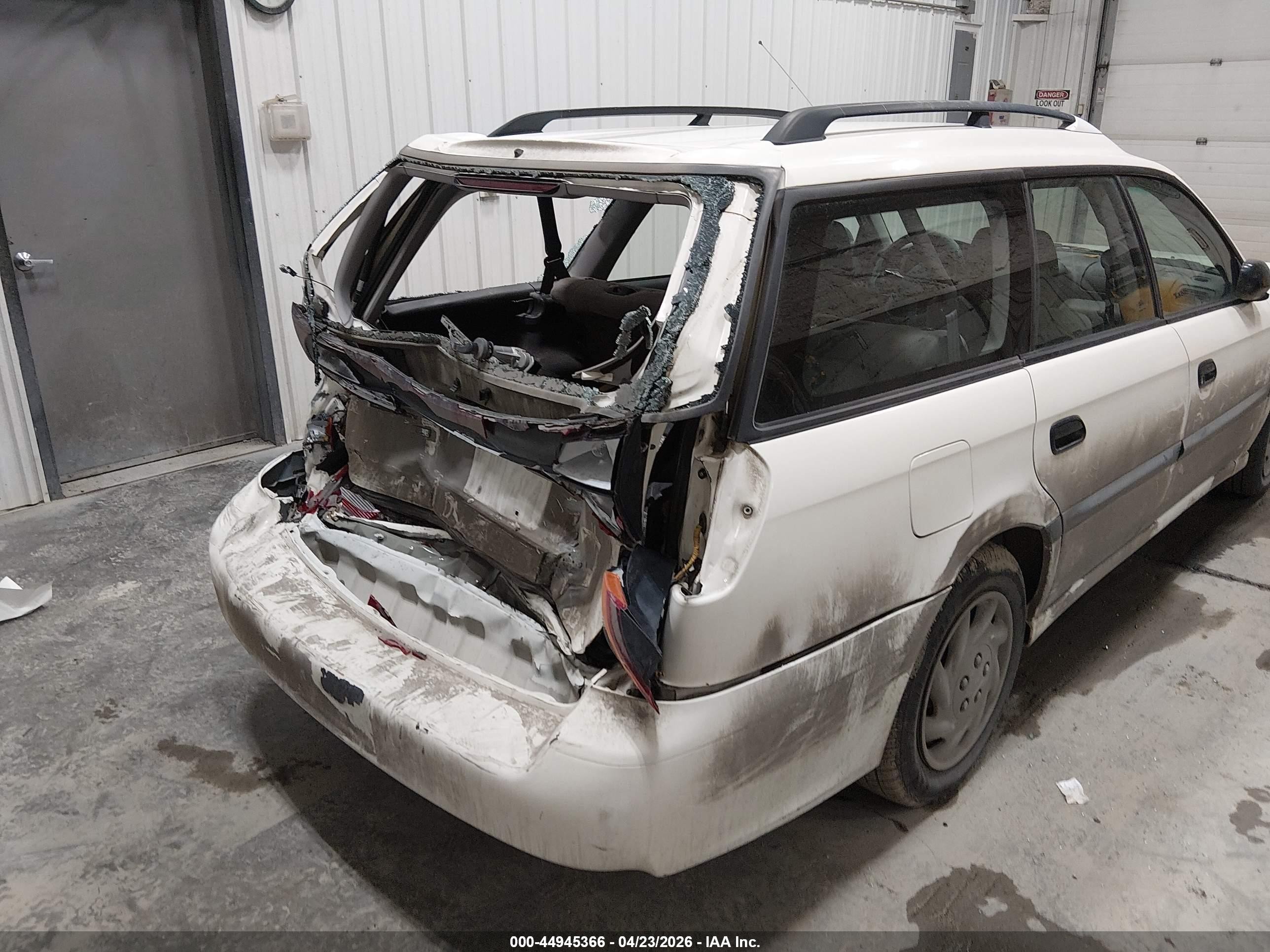 2000 Subaru Legacy L White vin: 4S3BH6355Y7308909
