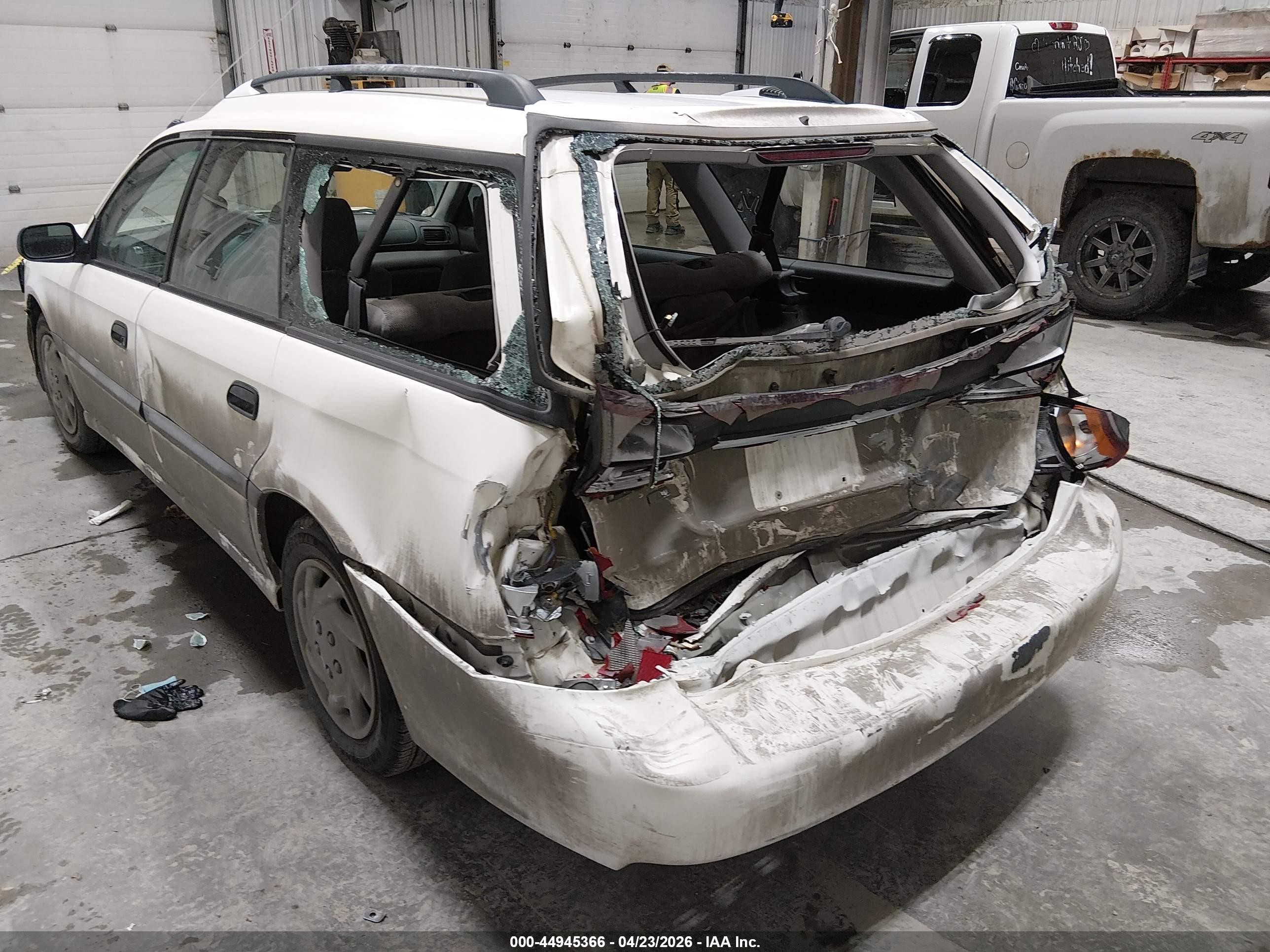 2000 Subaru Legacy L White vin: 4S3BH6355Y7308909