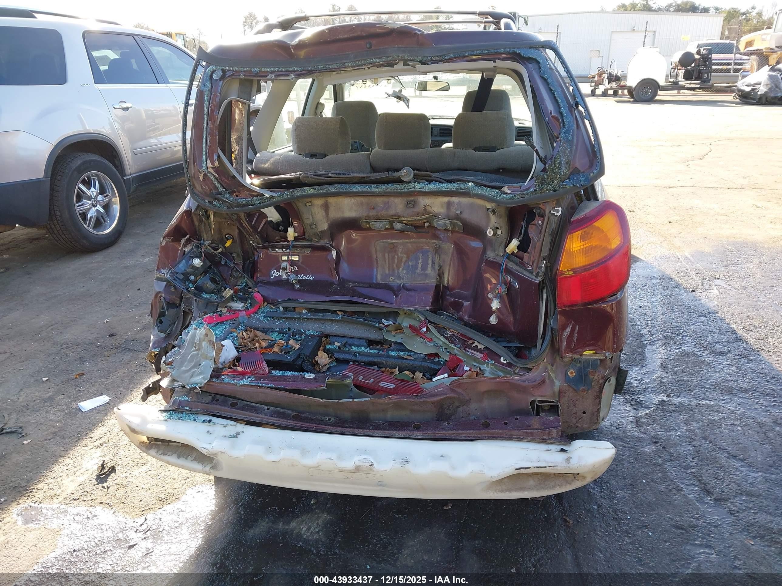 2000 Subaru Legacy L Maroon vin: 4S3BH6358Y6311146