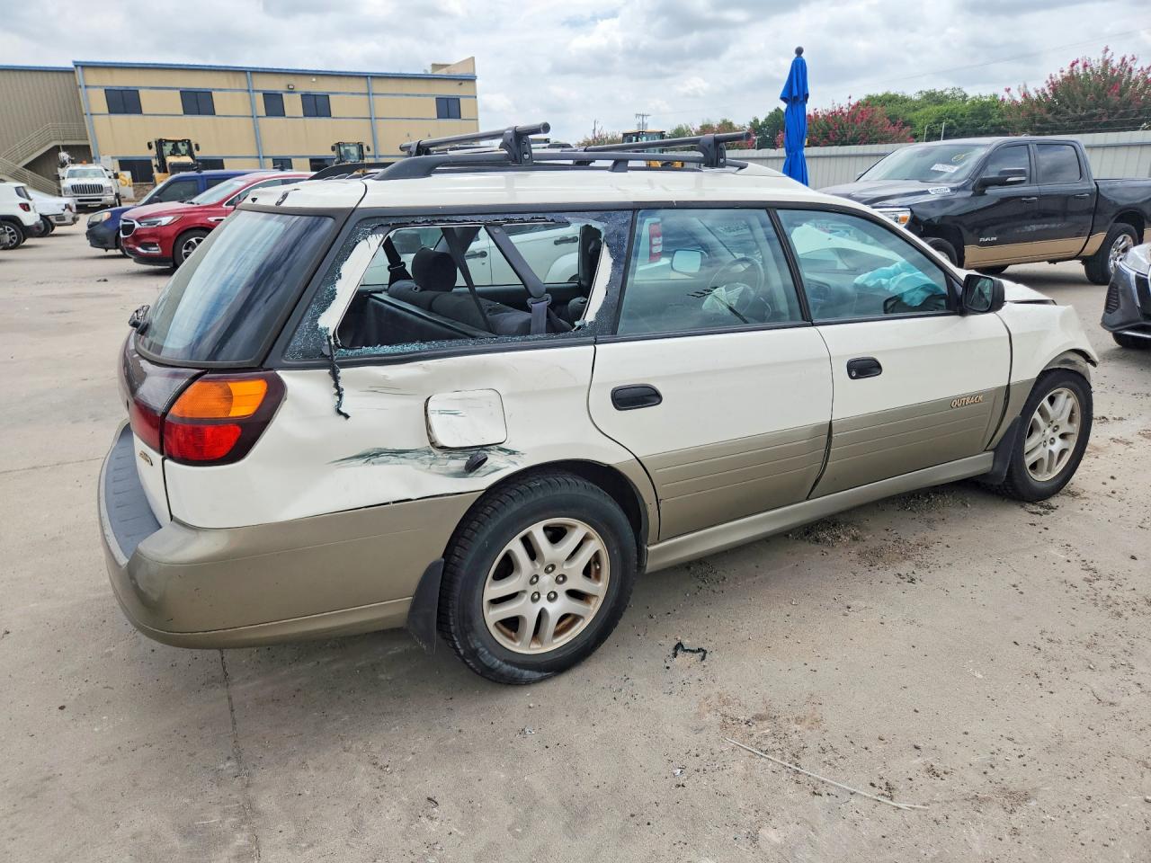 2000 Subaru Legacy Outback White vin: 4S3BH6650Y6656456