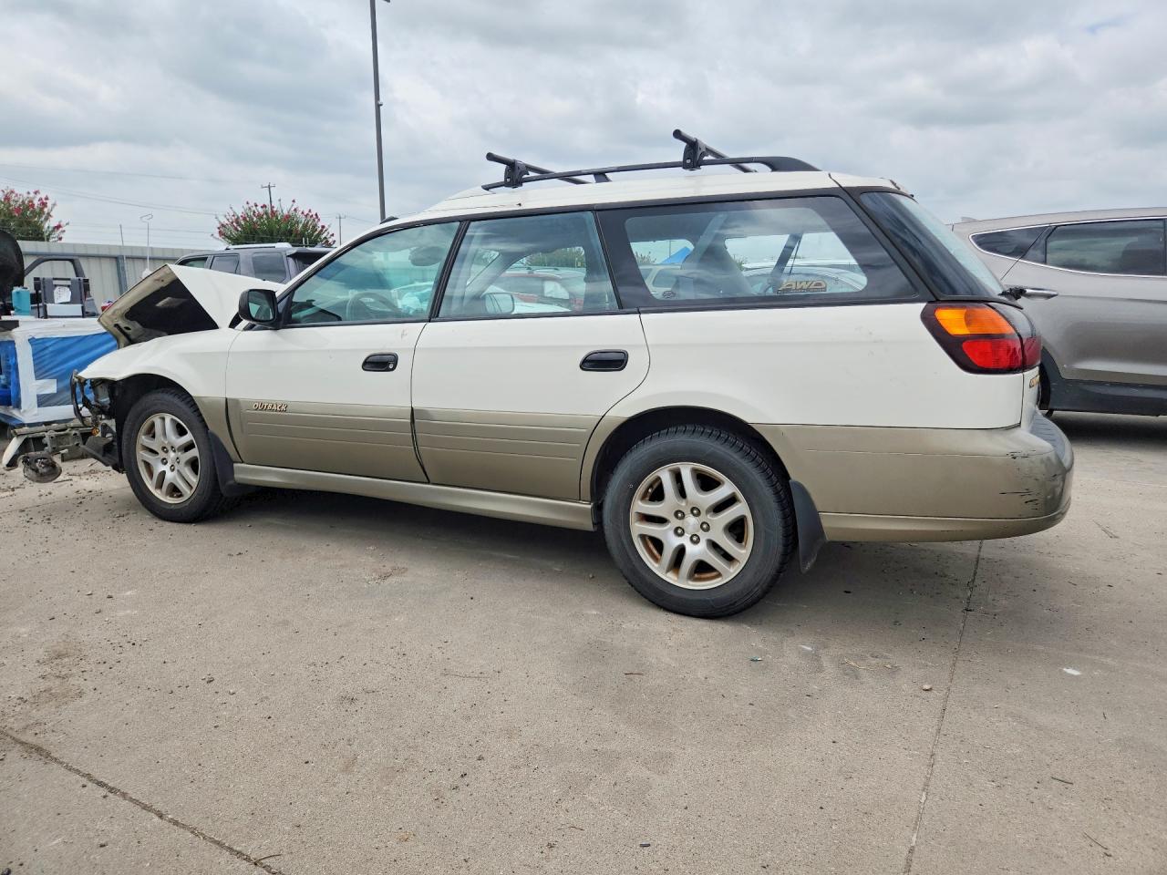 2000 Subaru Legacy Outback White vin: 4S3BH6650Y6656456