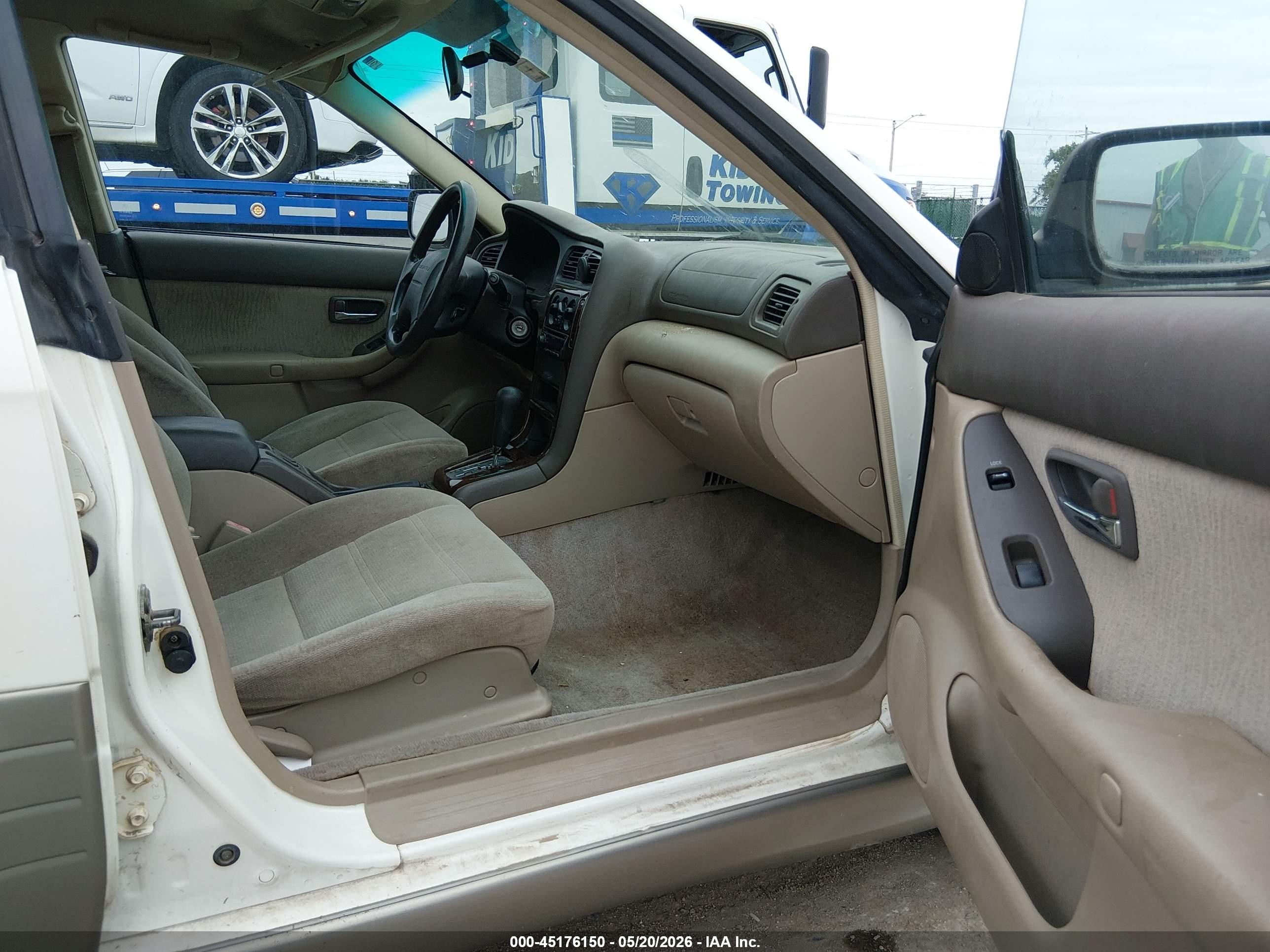 2001 Subaru Outback   White vin: 4S3BH665317607753
