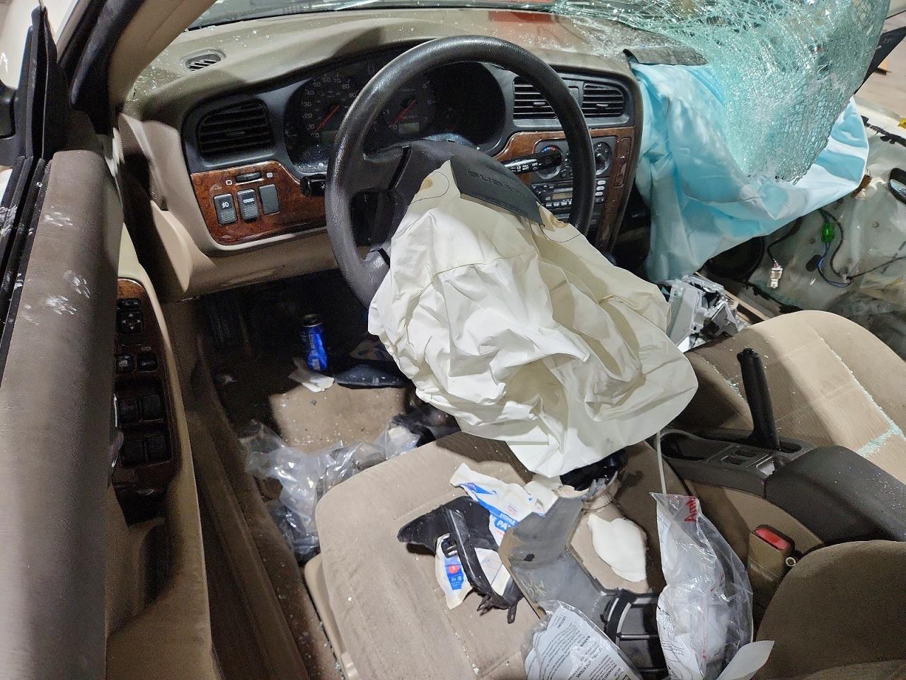 2001 Subaru Legacy Outback White vin: 4S3BH665317665295