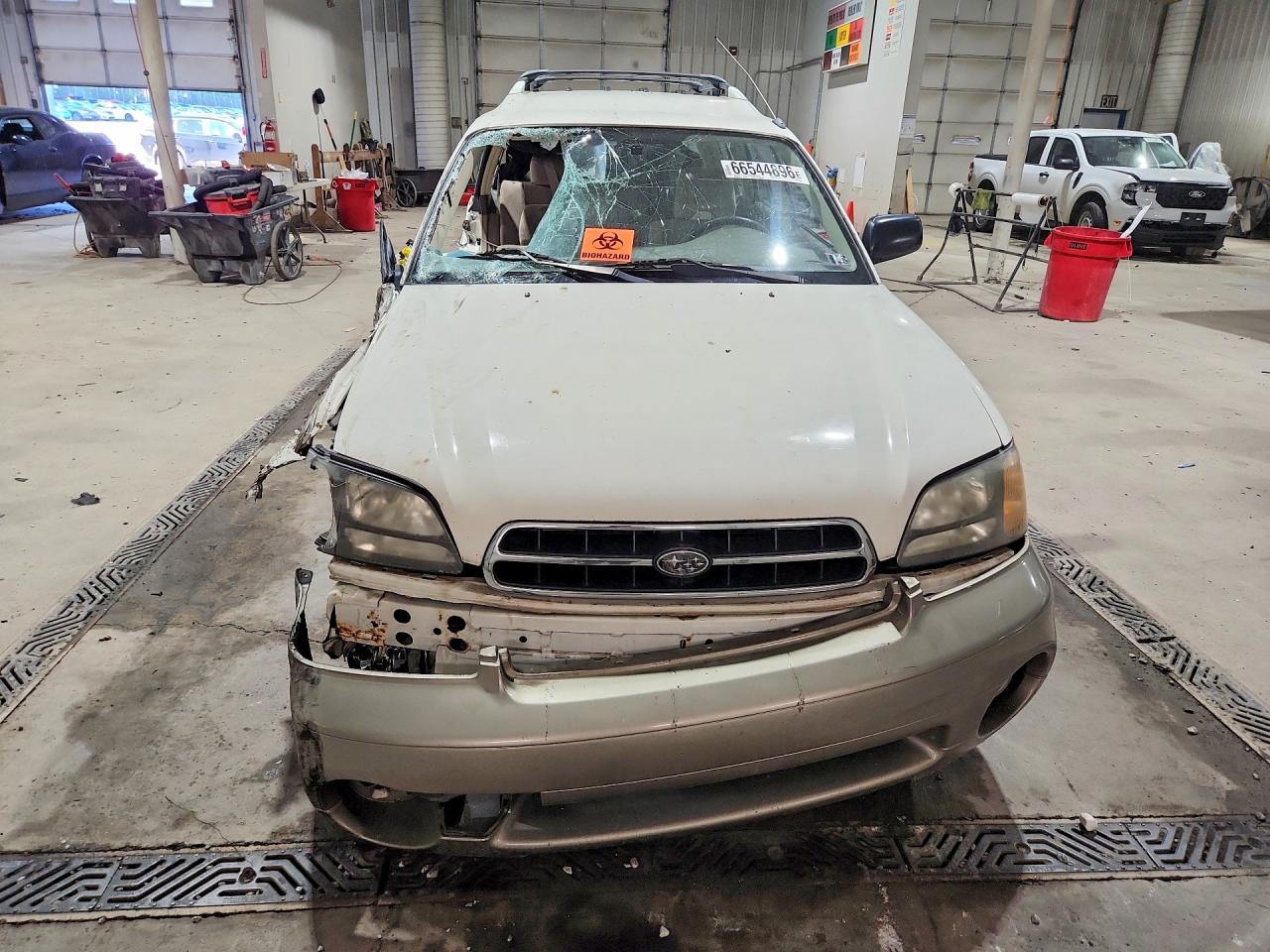 2001 Subaru Legacy Outback White vin: 4S3BH665317665295