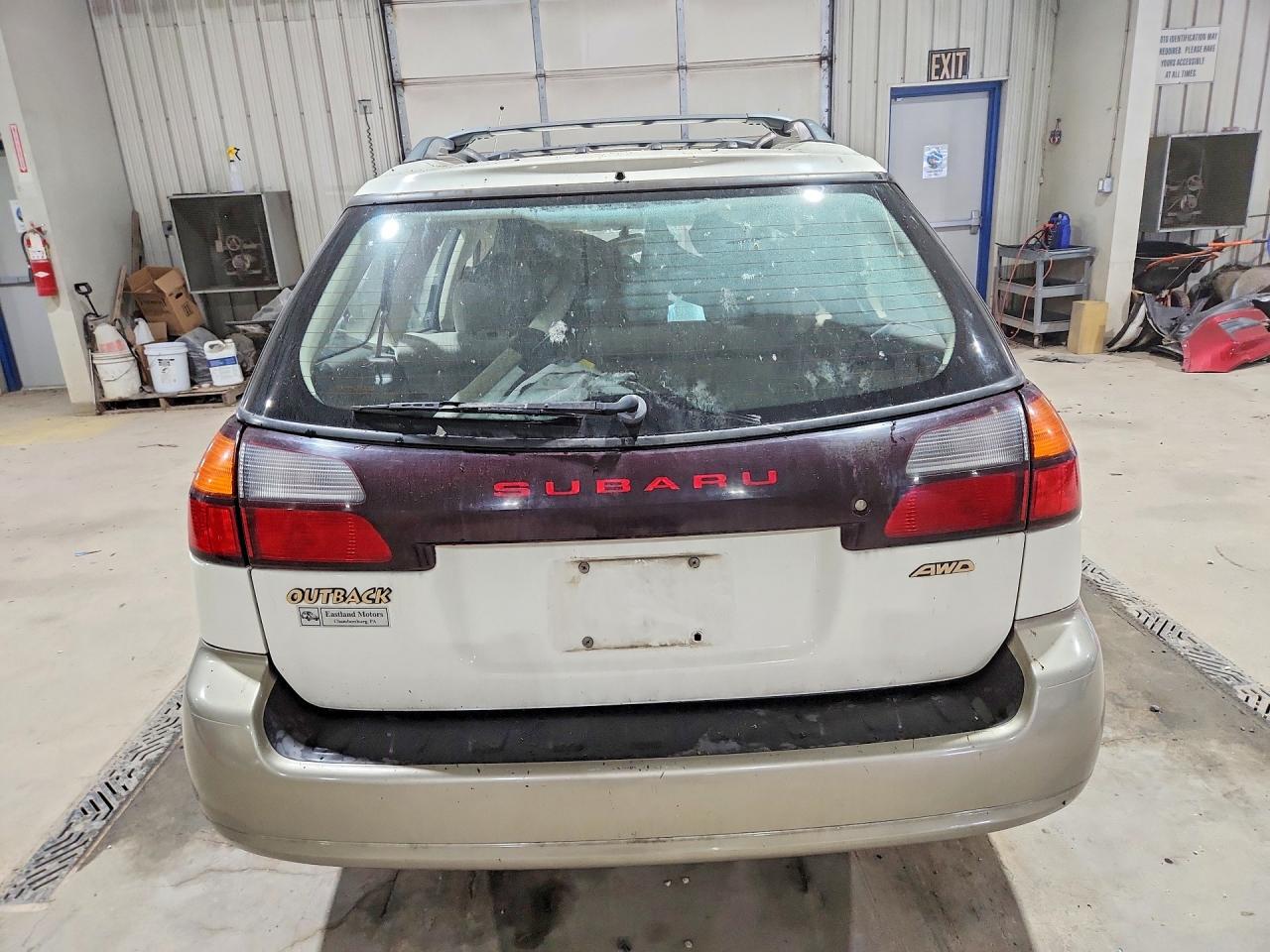 2001 Subaru Legacy Outback White vin: 4S3BH665317665295