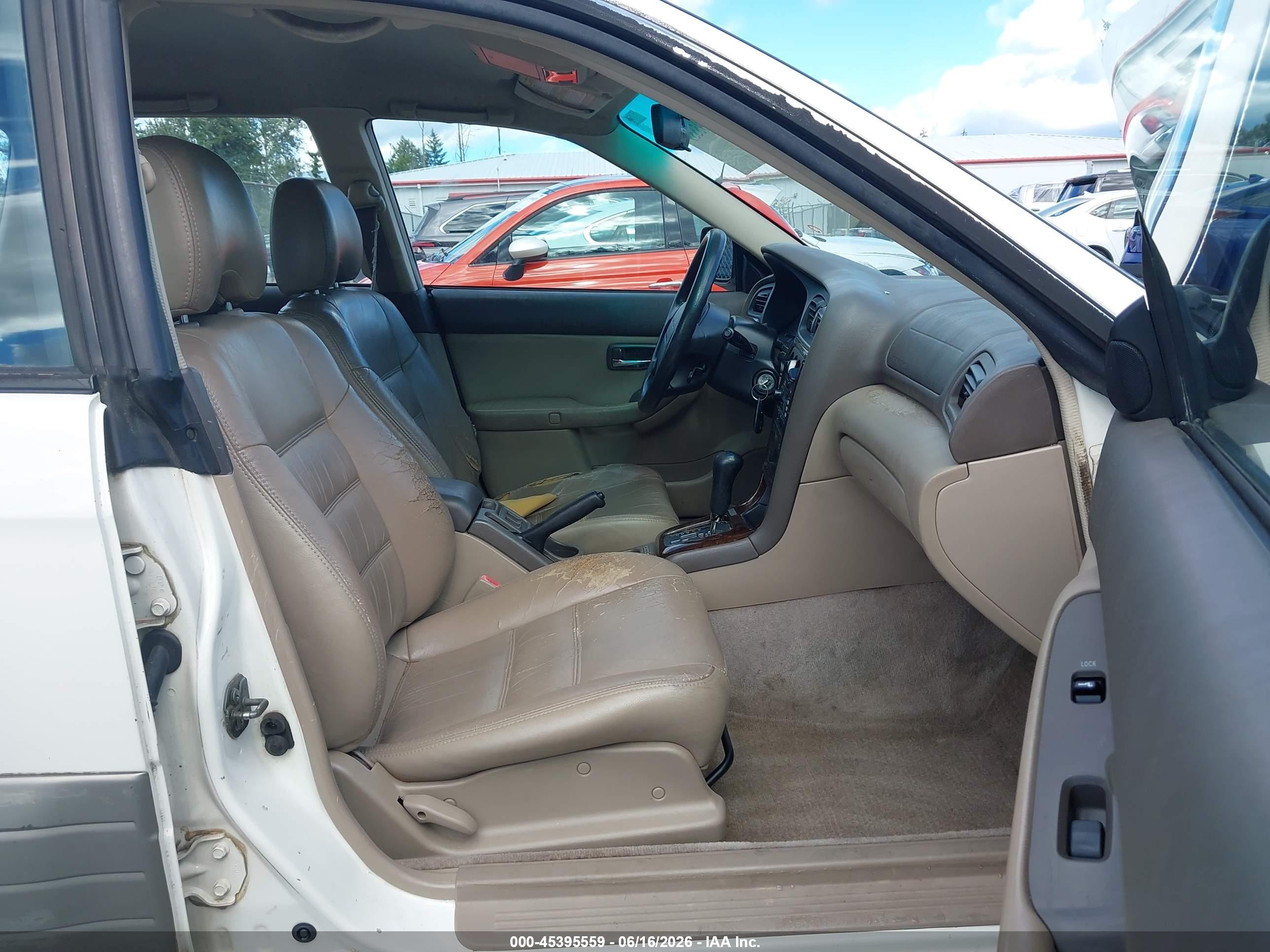 2001 Subaru Outback   White vin: 4S3BH665417630054