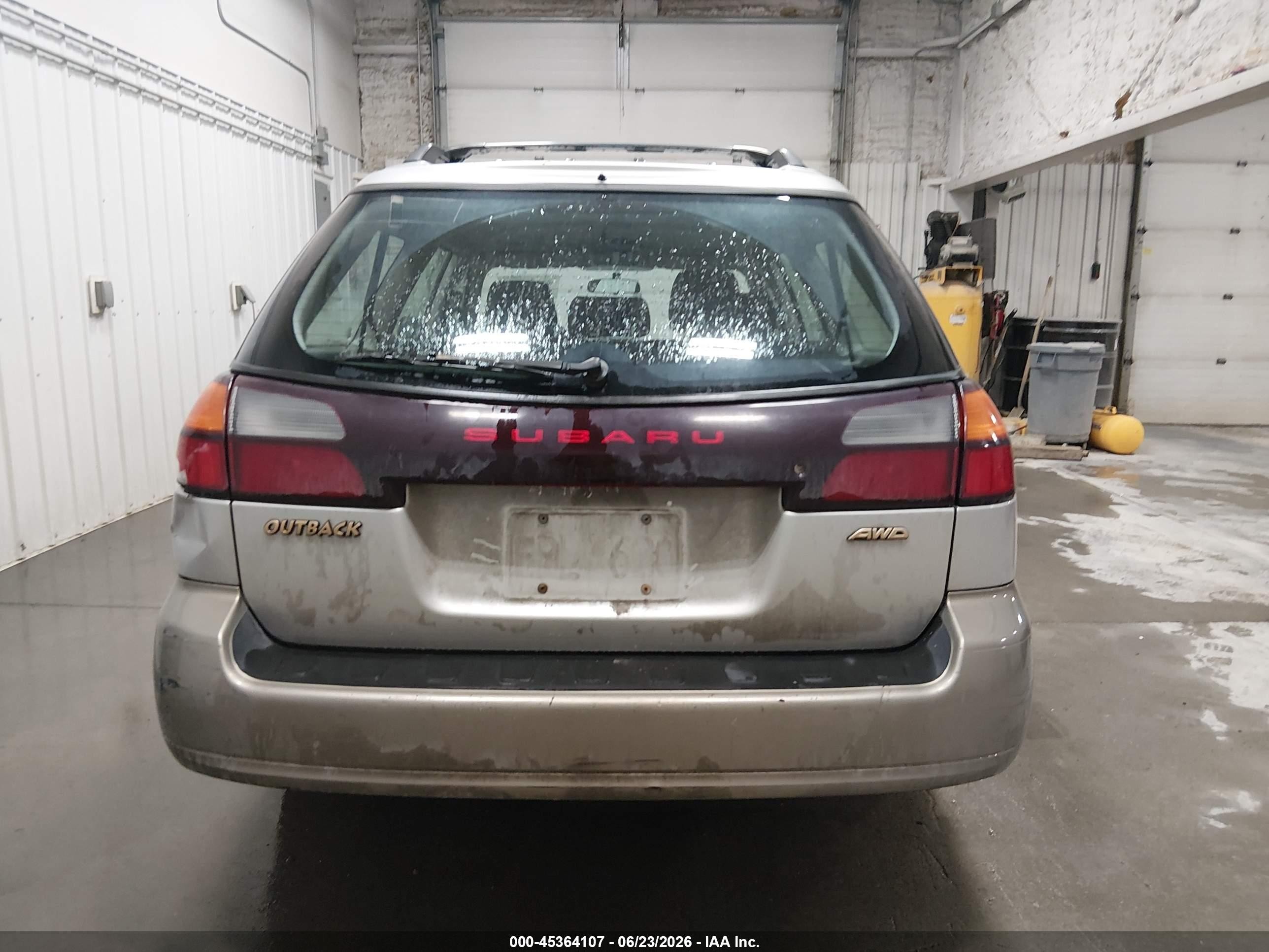 2003 Subaru Outback   Silver vin: 4S3BH665537649117