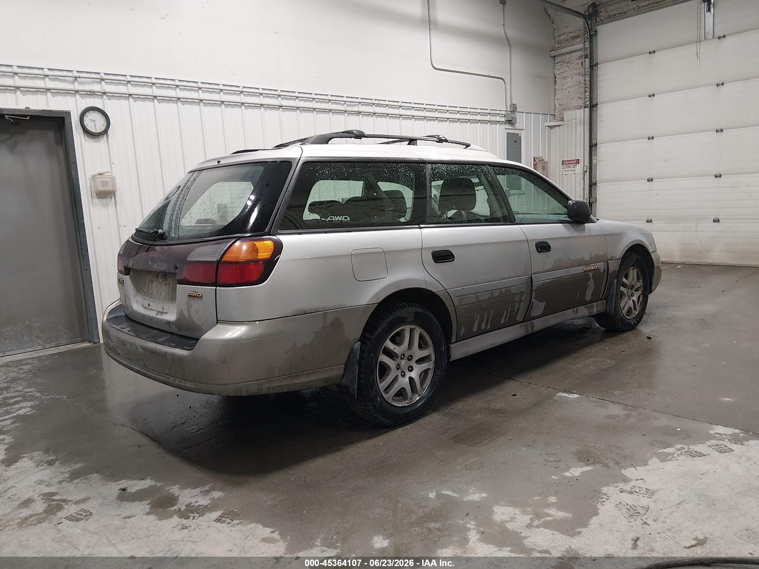 2003 Subaru Outback   Silver vin: 4S3BH665537649117