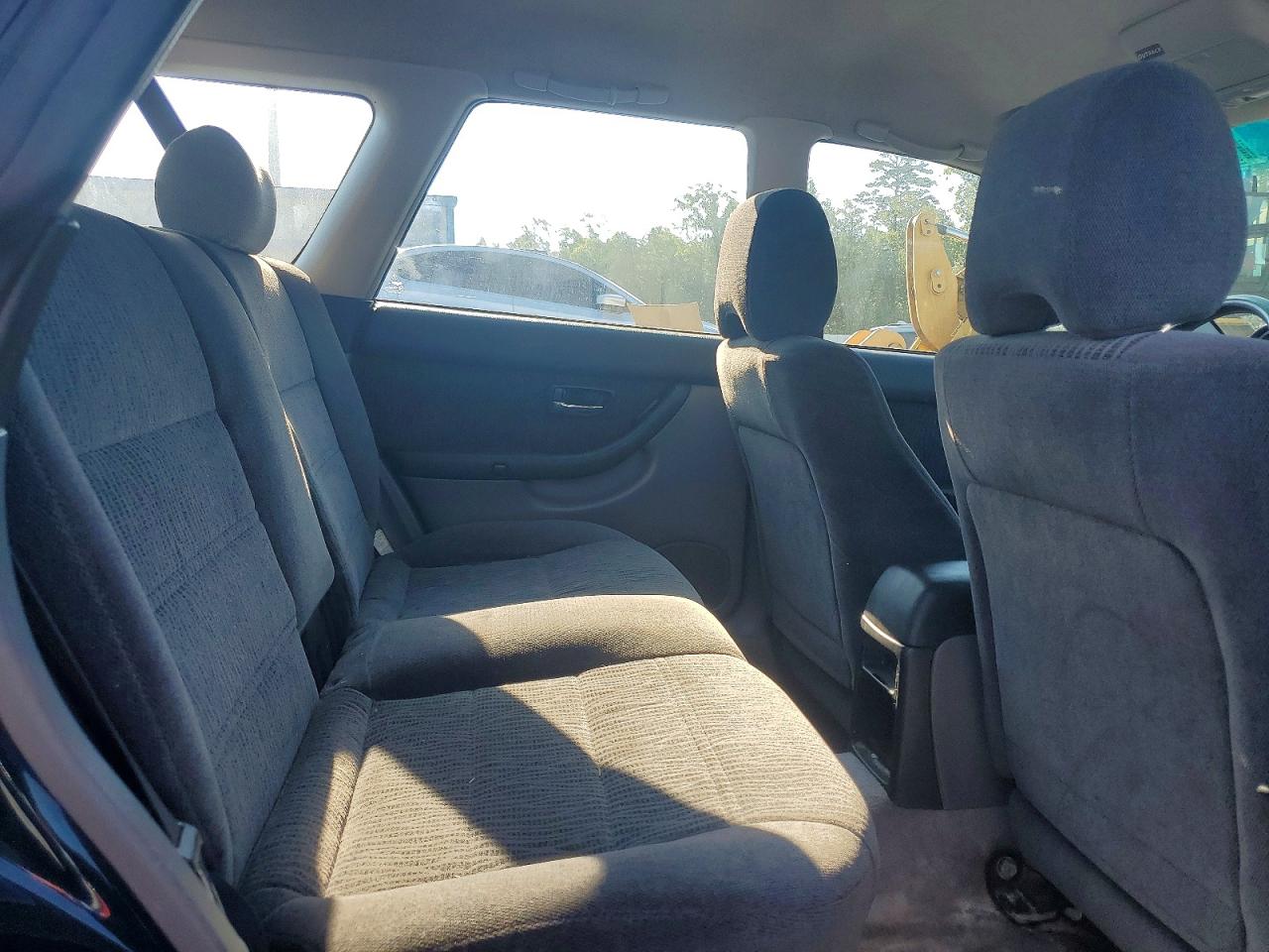 2000 Subaru Legacy Outback Blue vin: 4S3BH6655Y7602712