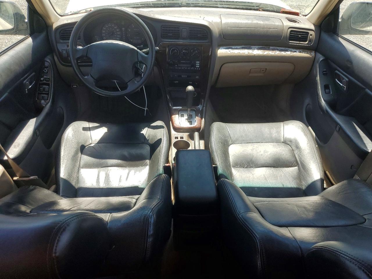 2002 Subaru Legacy Outback White vin: 4S3BH665X27609680