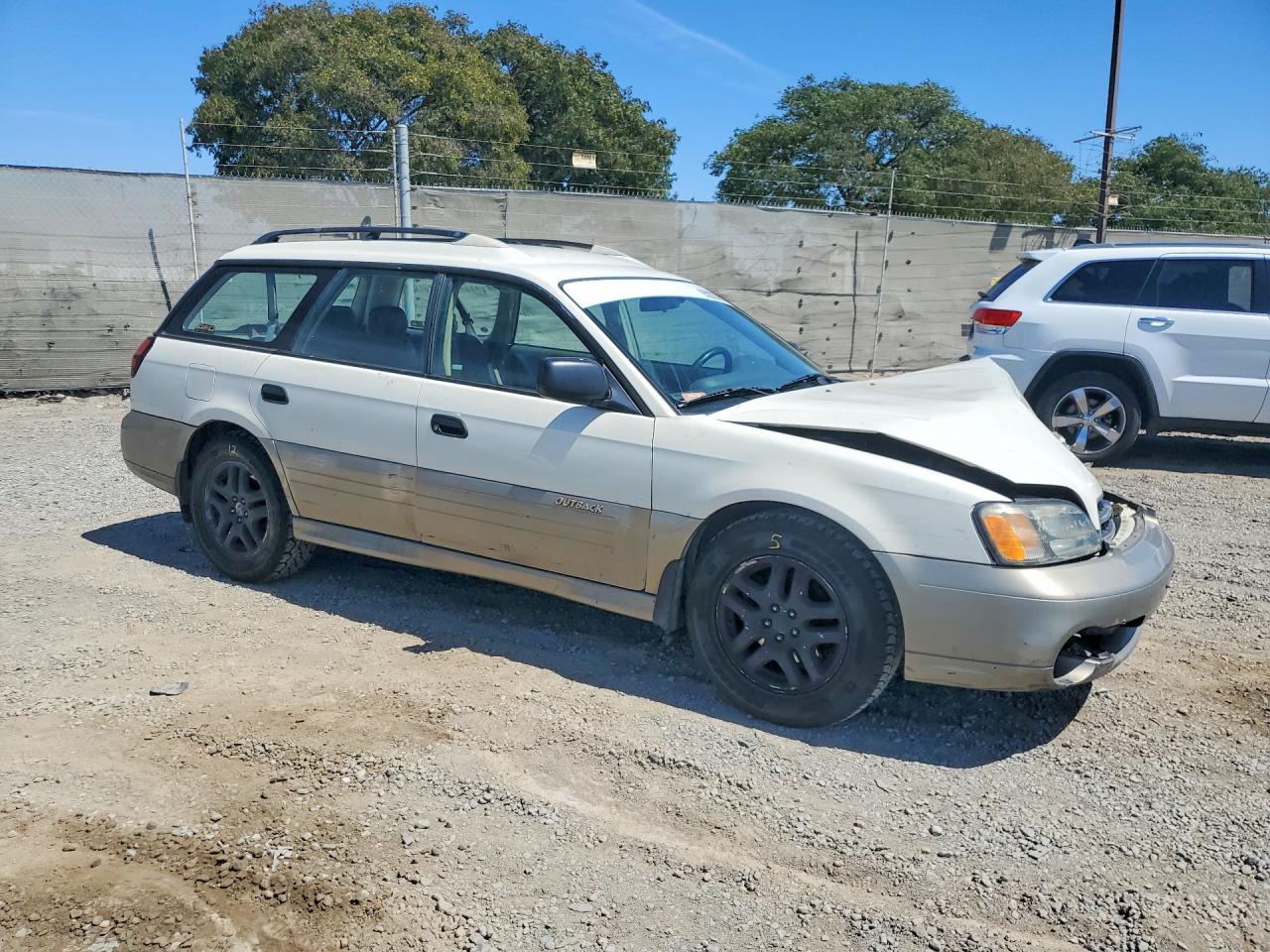 2002 Subaru Legacy Outback White vin: 4S3BH665X27609680