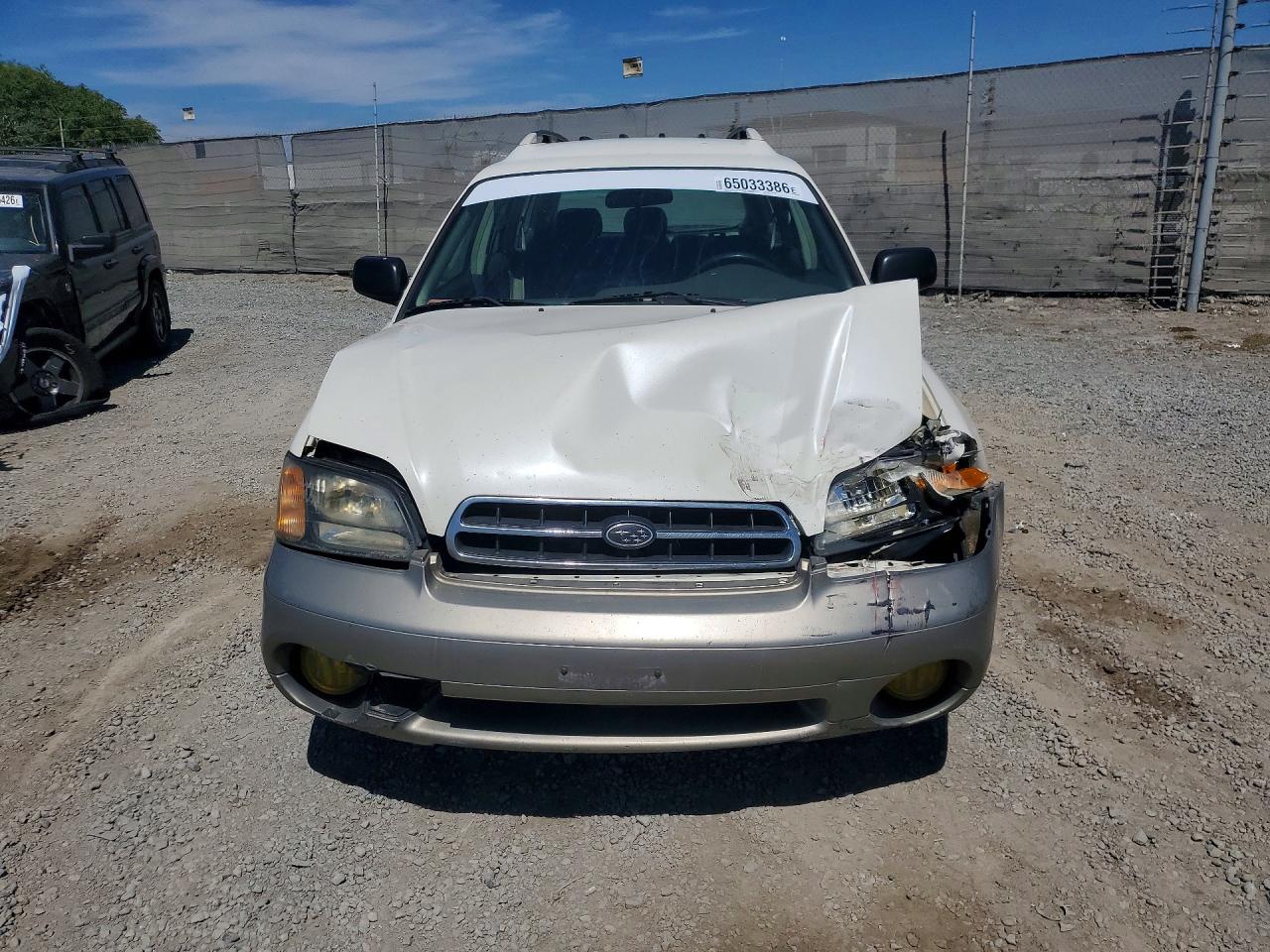 2002 Subaru Legacy Outback White vin: 4S3BH665X27609680