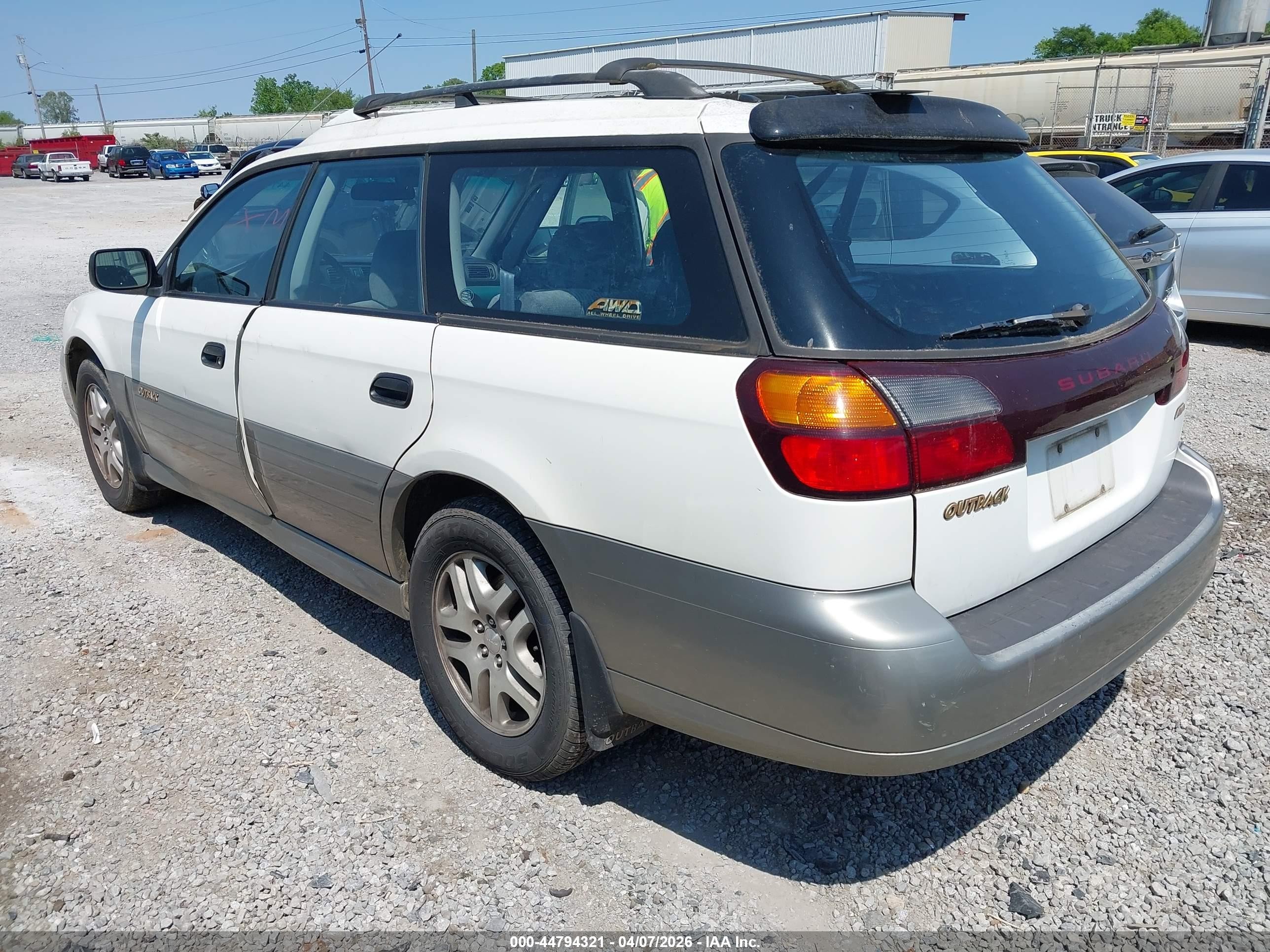 2000 Subaru Outback   White vin: 4S3BH665XY7612071