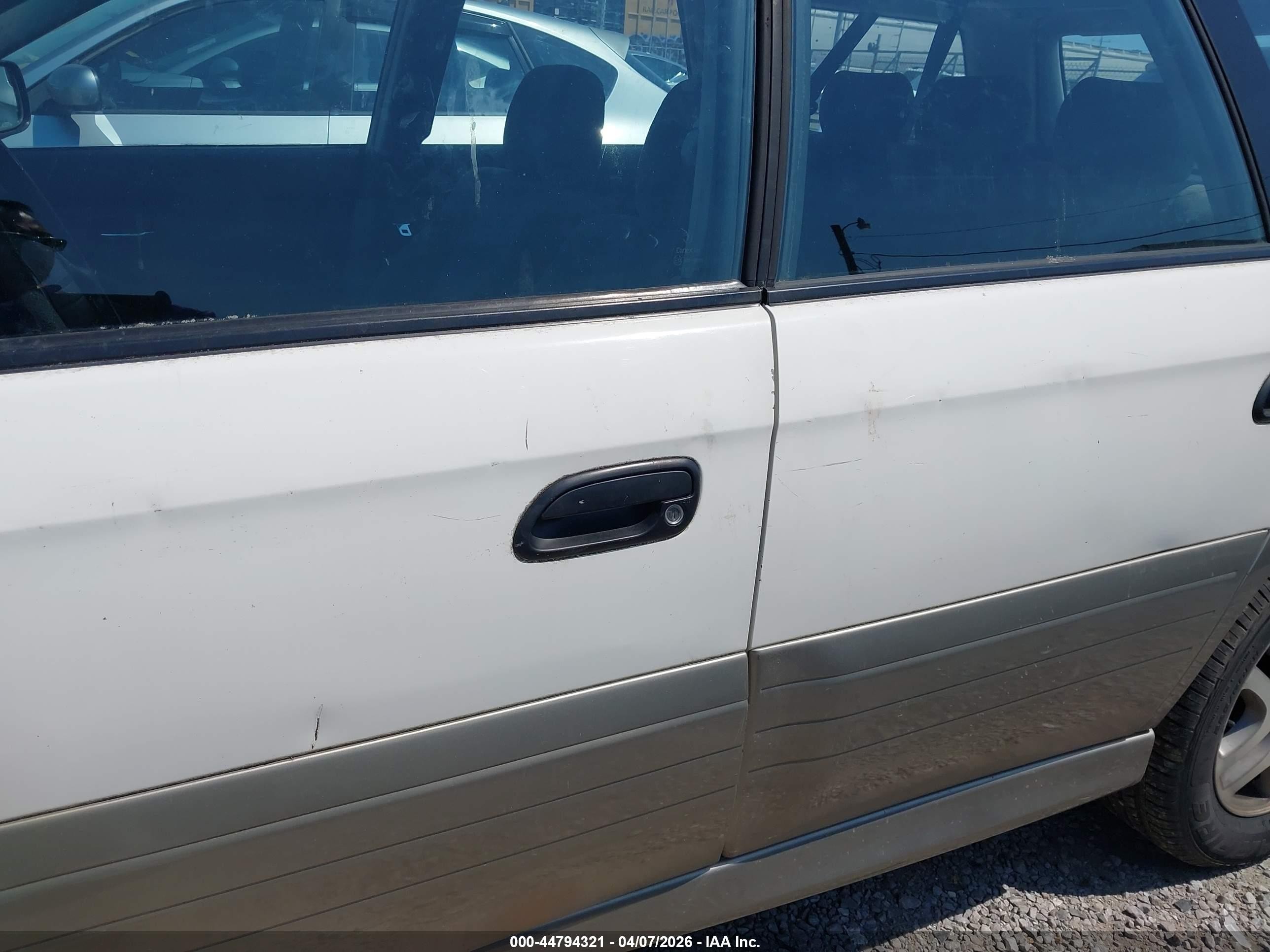 2000 Subaru Outback   White vin: 4S3BH665XY7612071