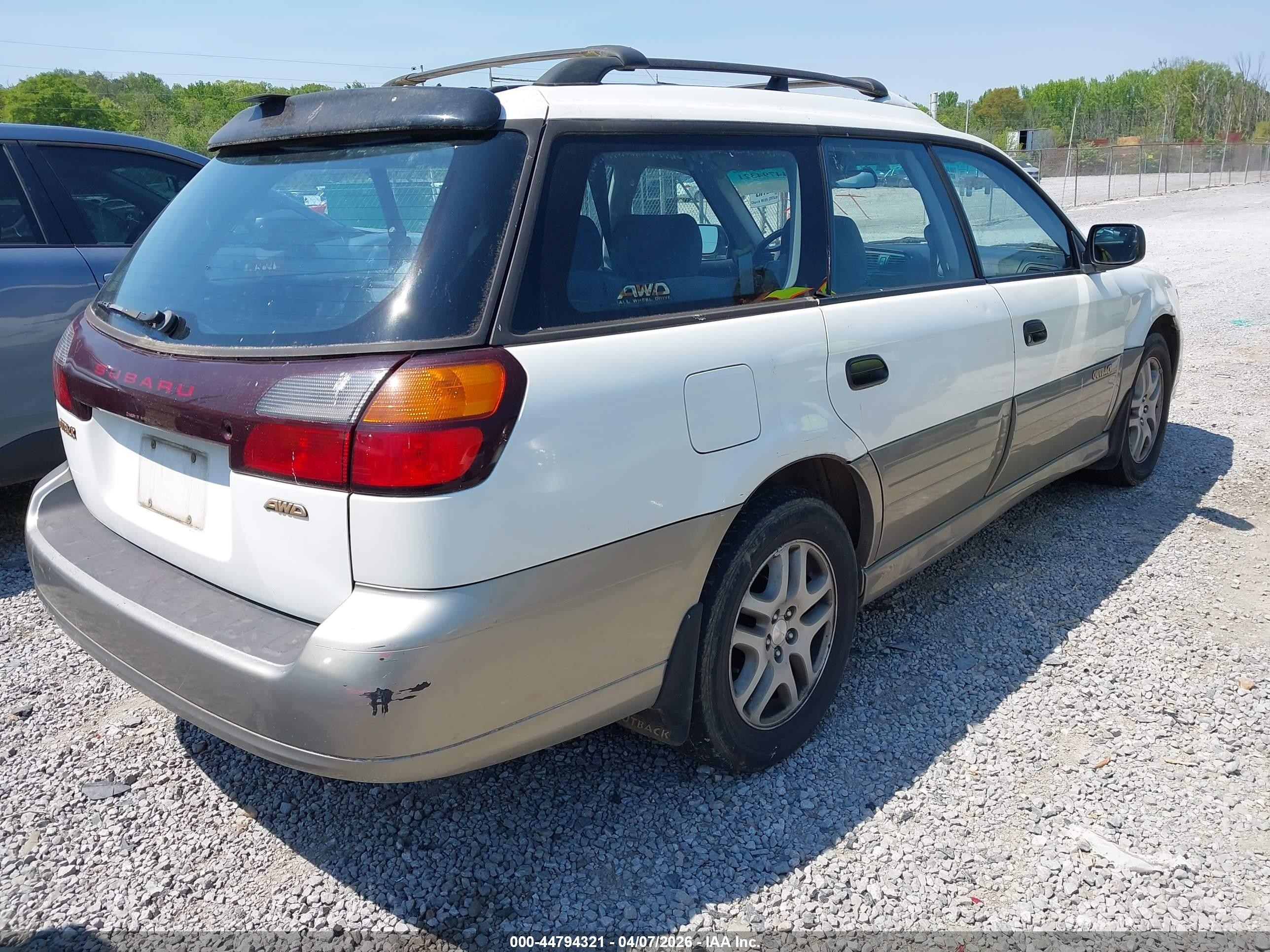 2000 Subaru Outback   White vin: 4S3BH665XY7612071