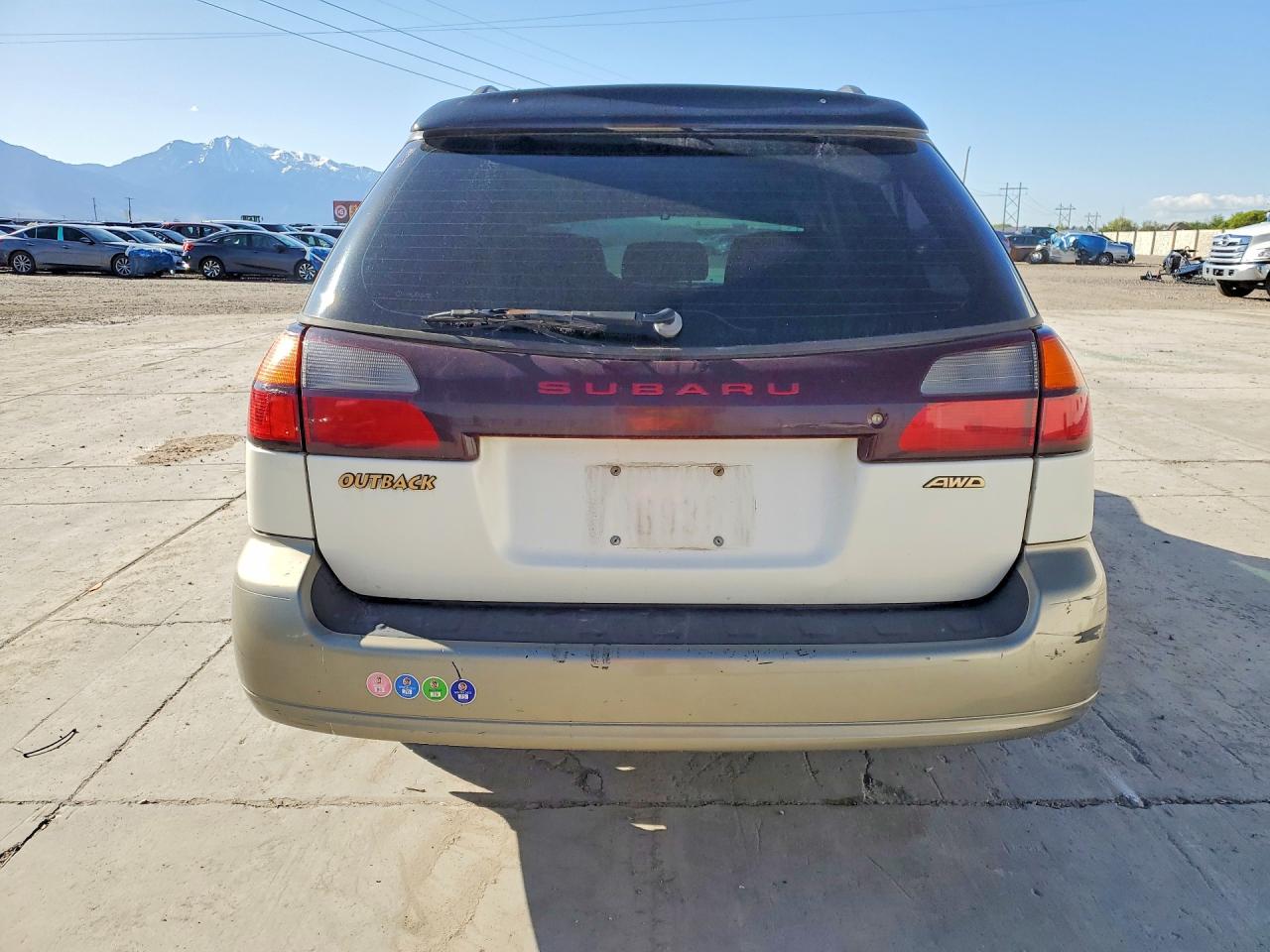 2003 Subaru Legacy Outback Awp White vin: 4S3BH675136600419