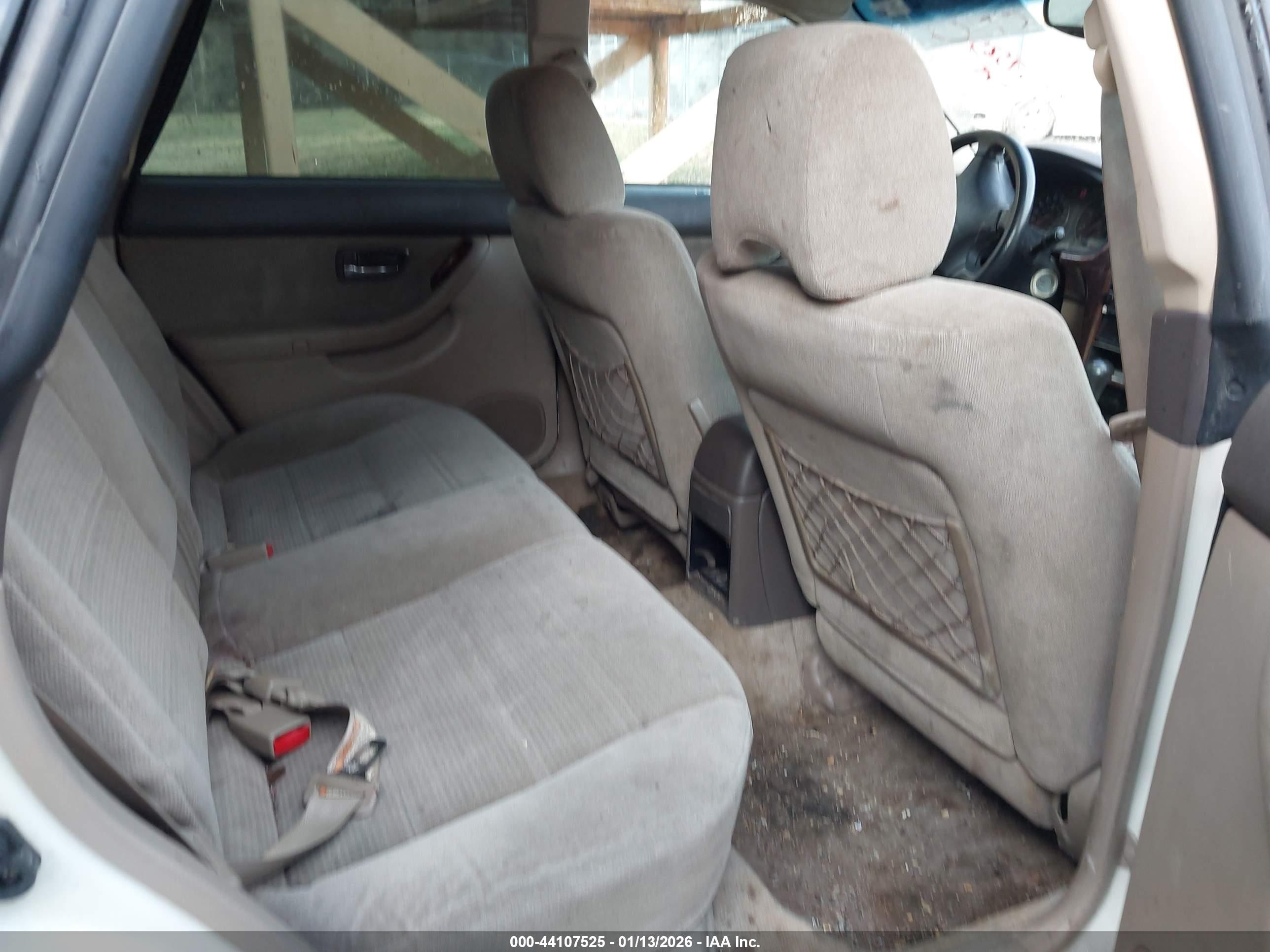 2004 Subaru Outback   White vin: 4S3BH675147612954