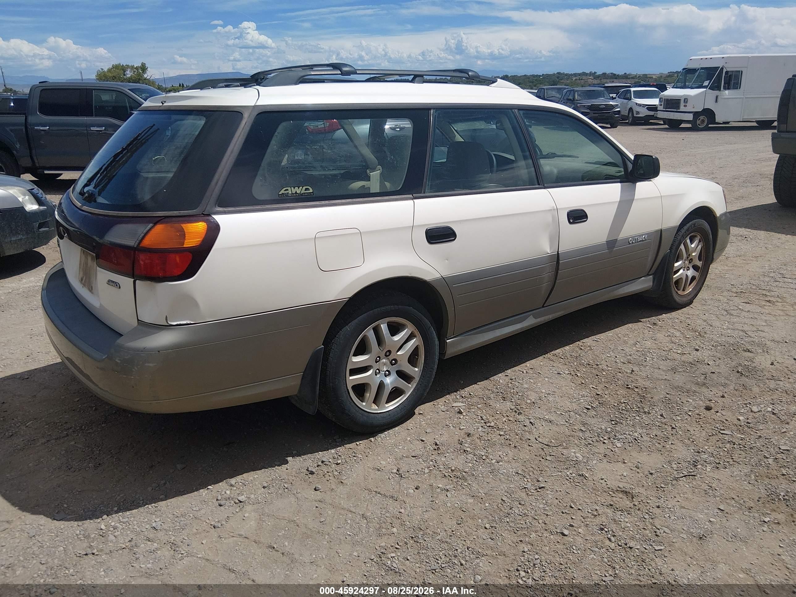 2004 Subaru Outback   White vin: 4S3BH675247628435