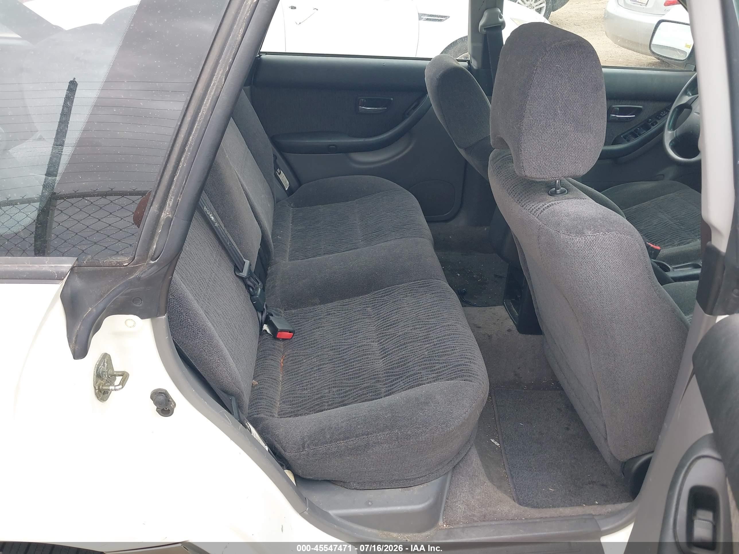 2000 Subaru Outback   White vin: 4S3BH6752Y7670710