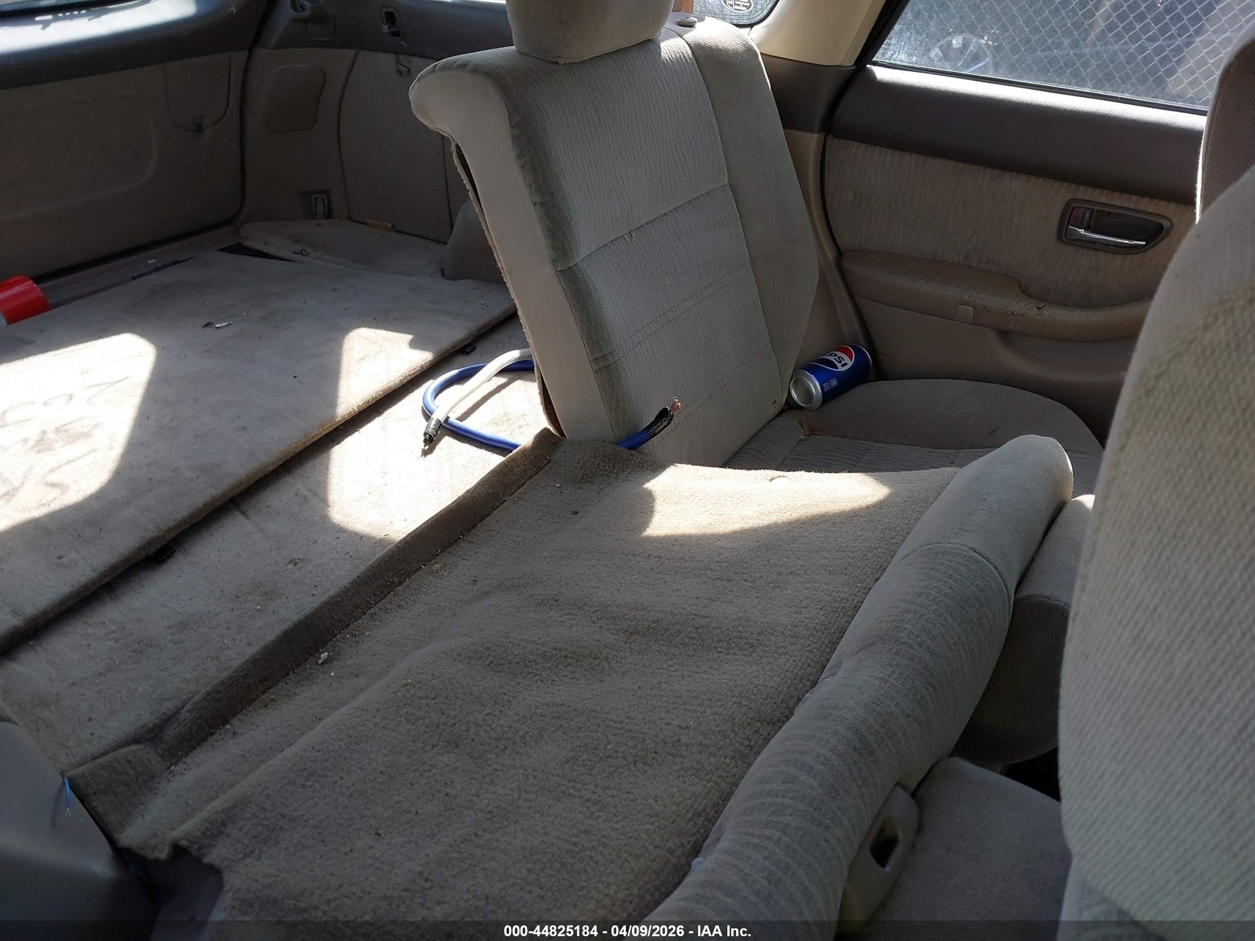 2002 Subaru Outback   White vin: 4S3BH675427626604