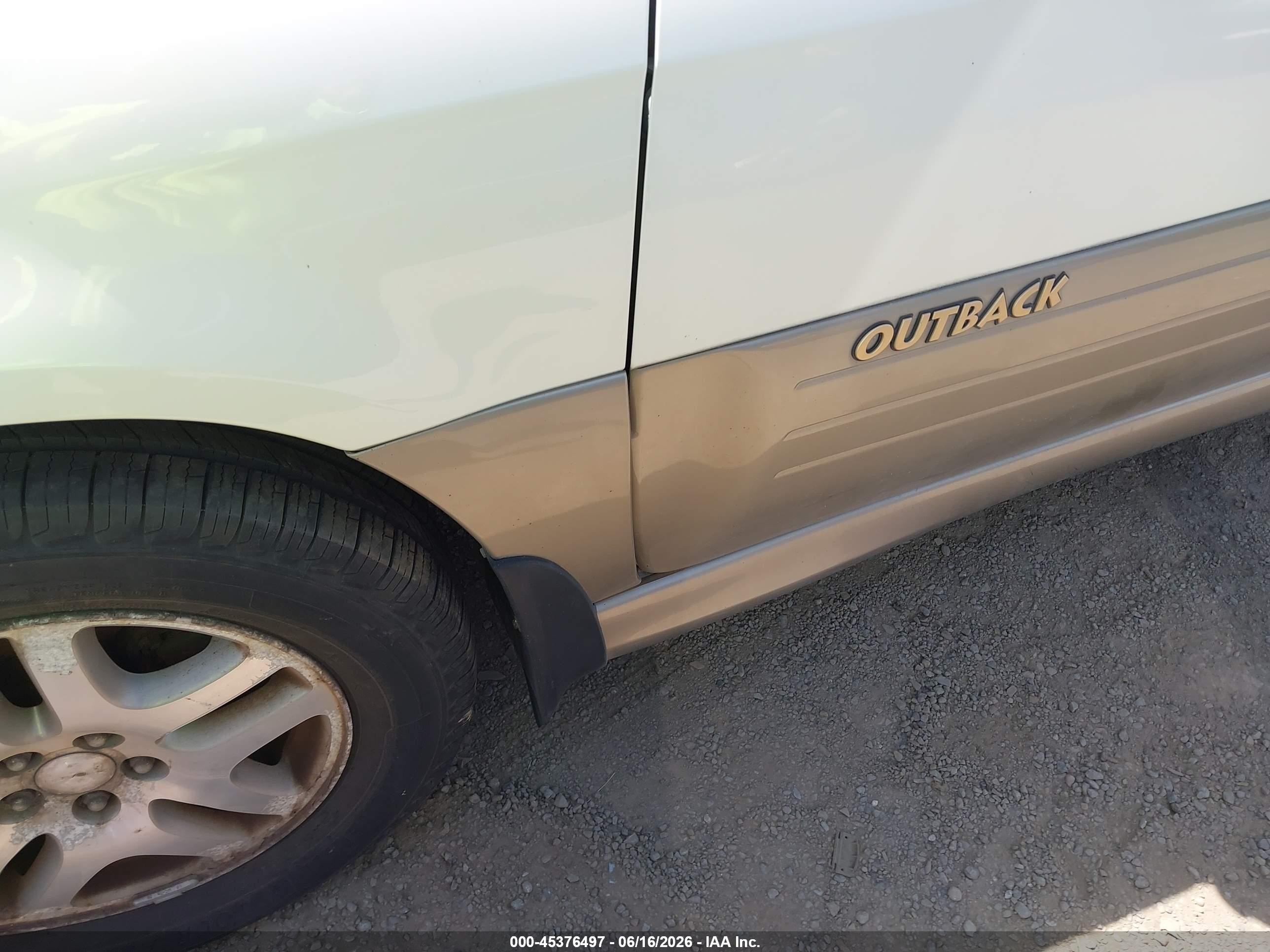 2003 Subaru Outback White vin: 4S3BH675537610235