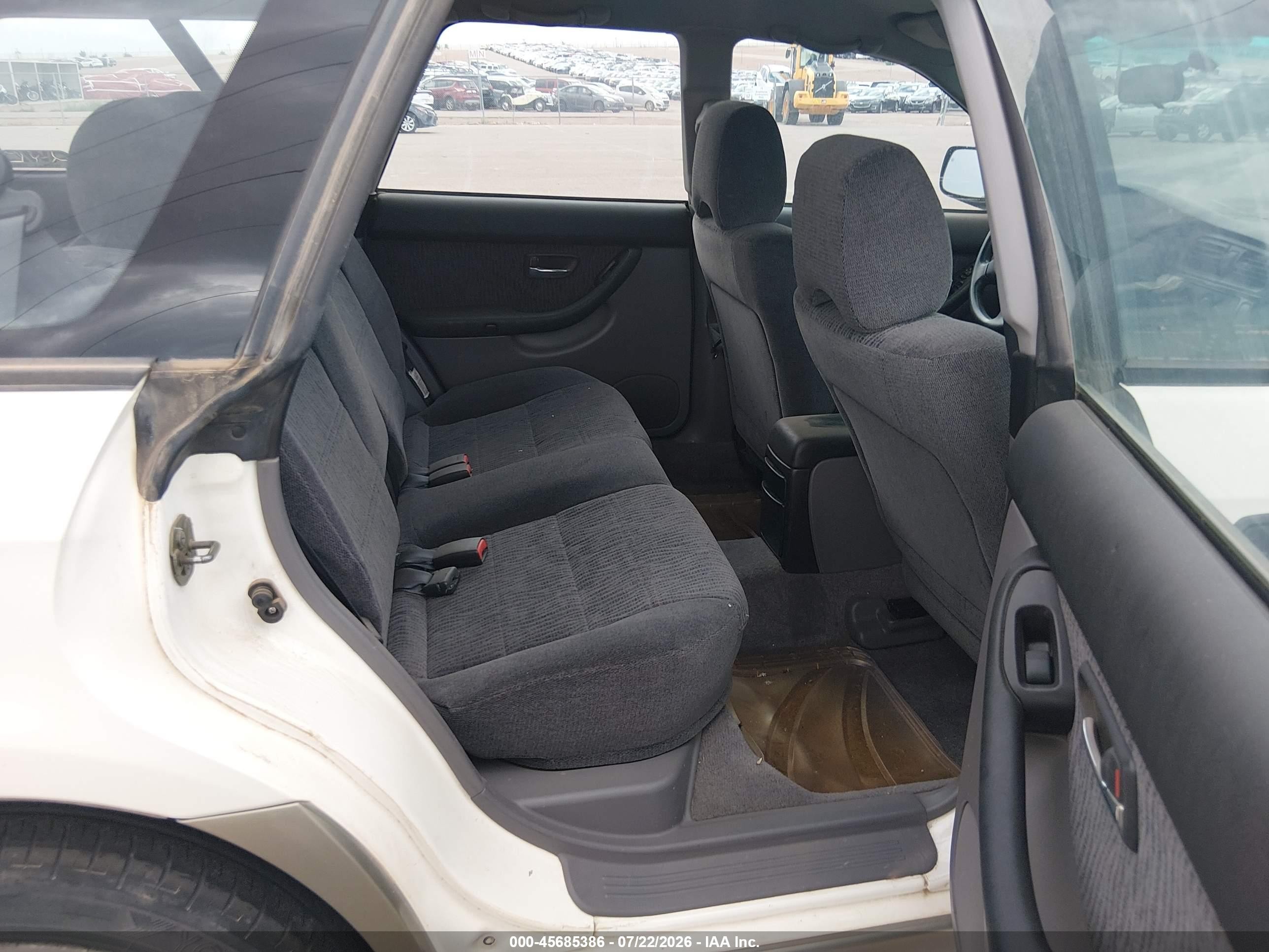2000 Subaru Outback   White vin: 4S3BH6755Y6638873