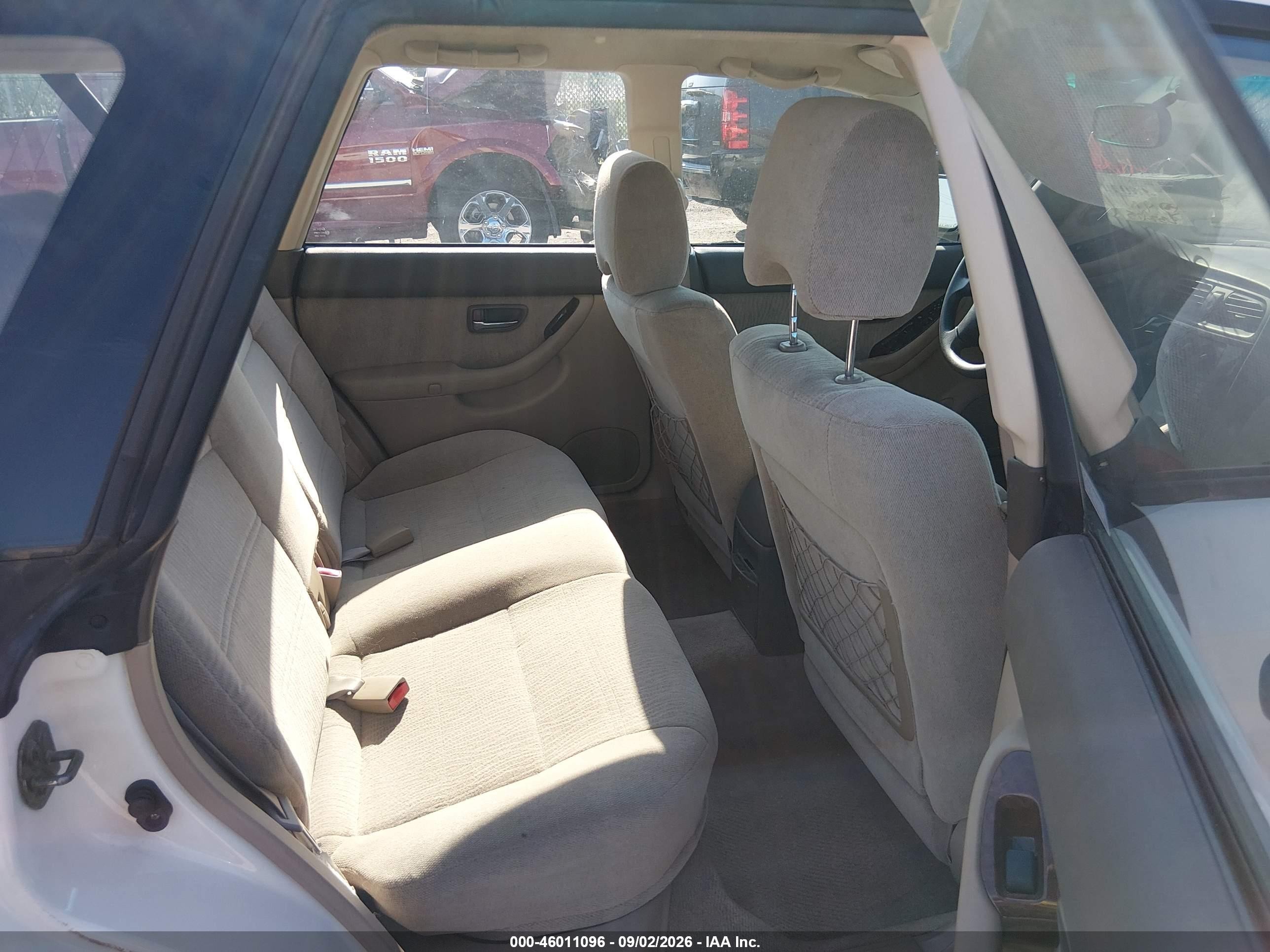 2002 Subaru Outback White vin: 4S3BH675627638754