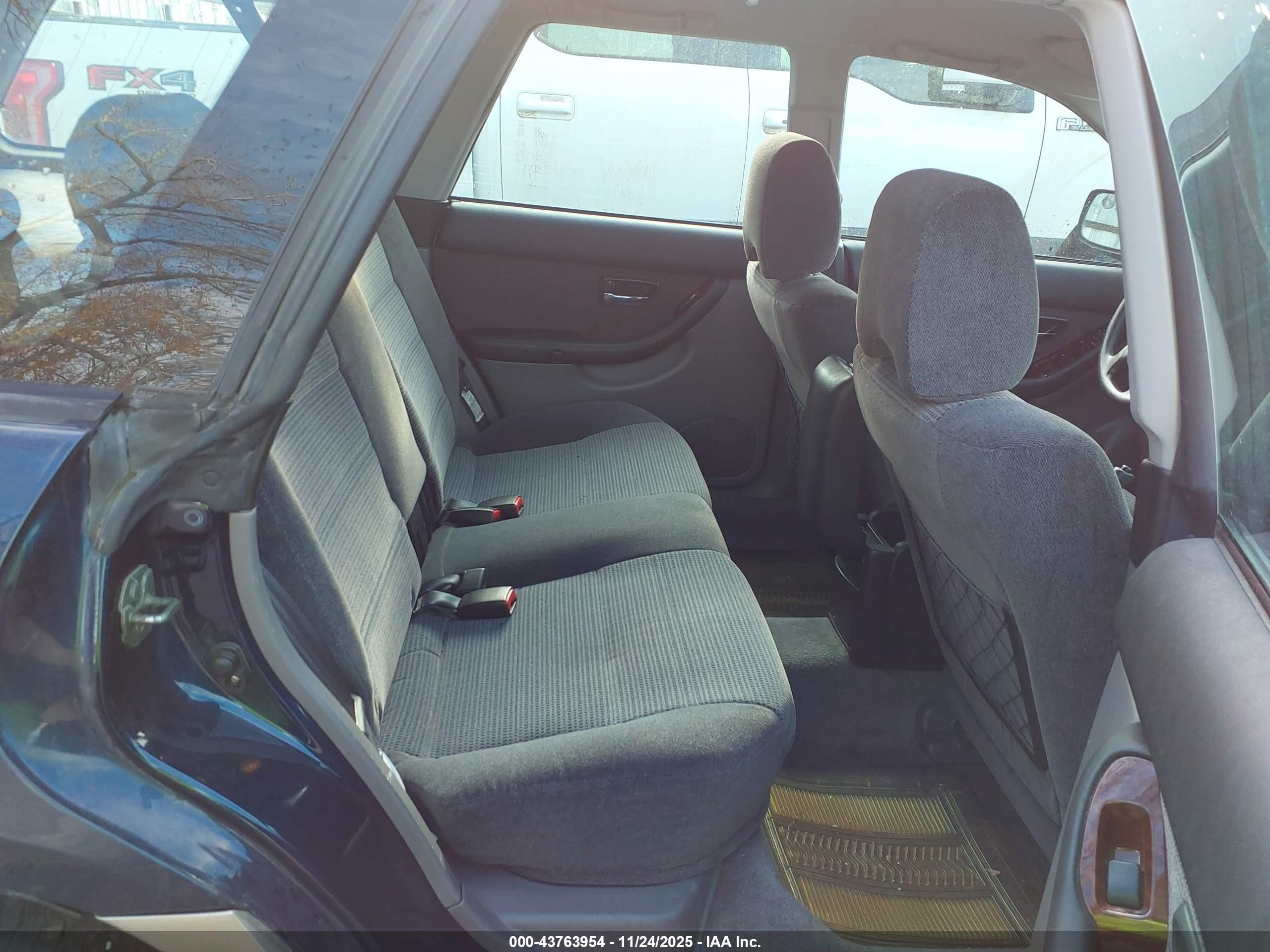 2003 Subaru Outback   Синий vin: 4S3BH675637620000