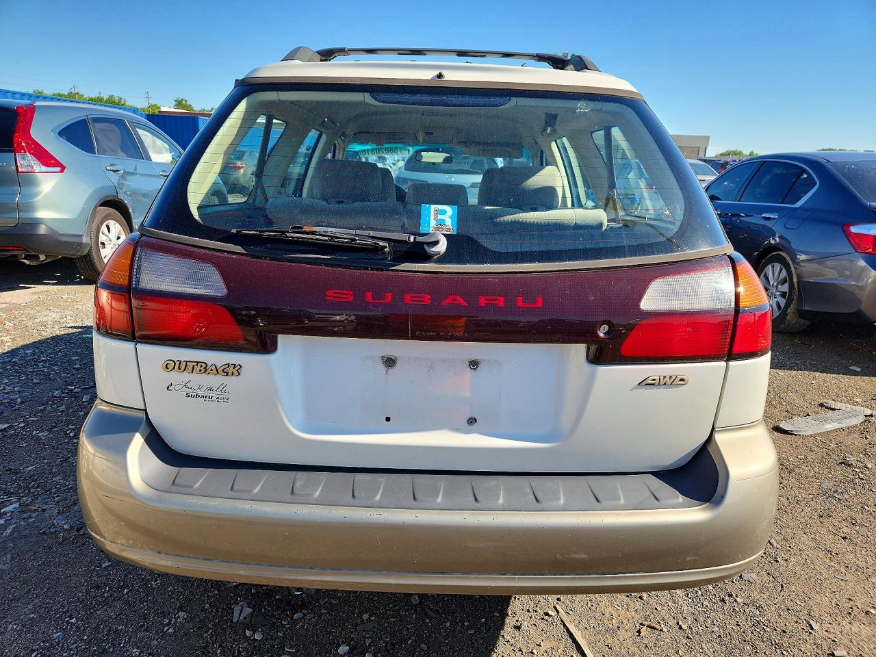 2003 Subaru Outback White vin: 4S3BH675737601388