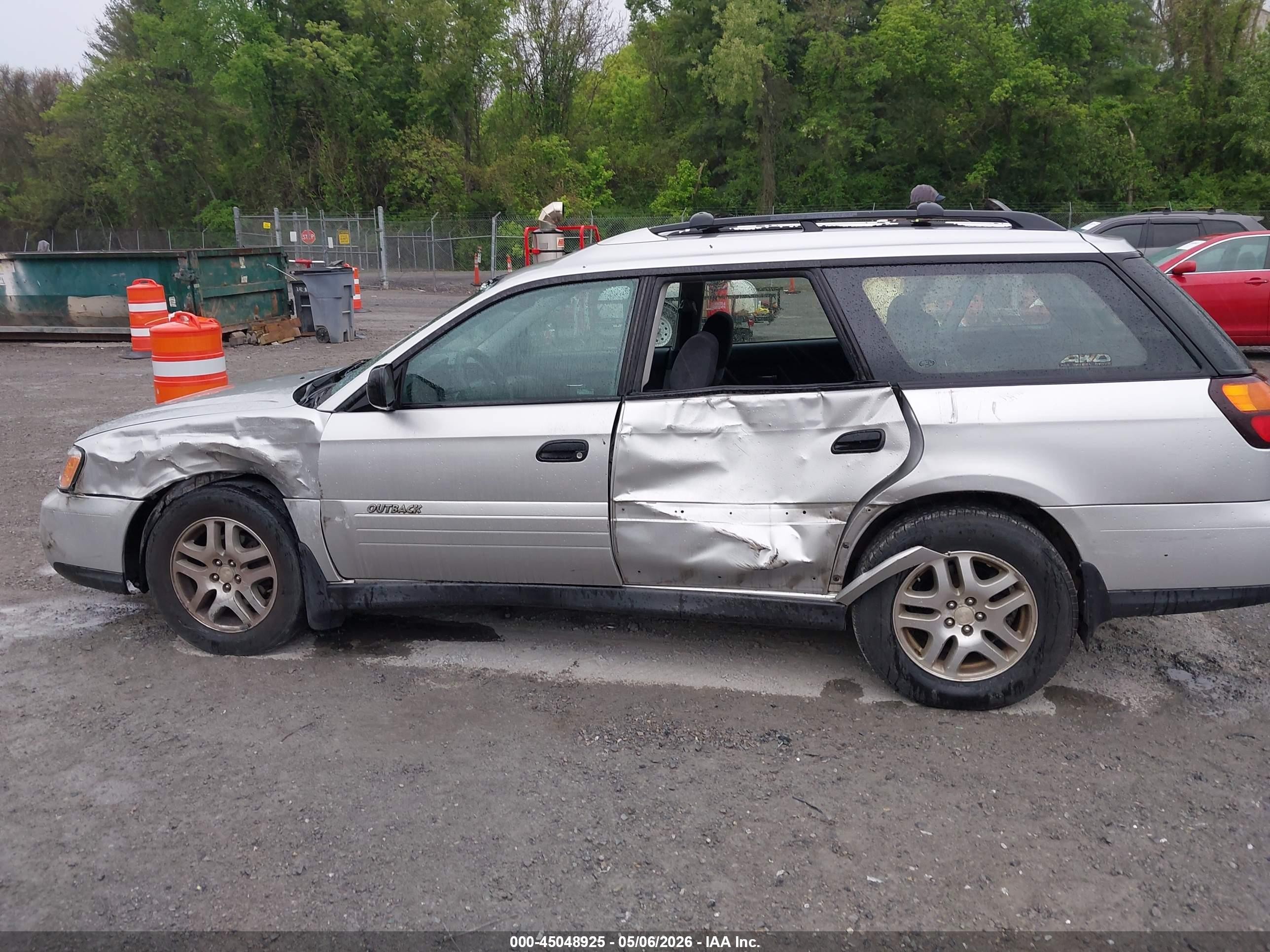 2004 Subaru Outback   Silver vin: 4S3BH675747635011