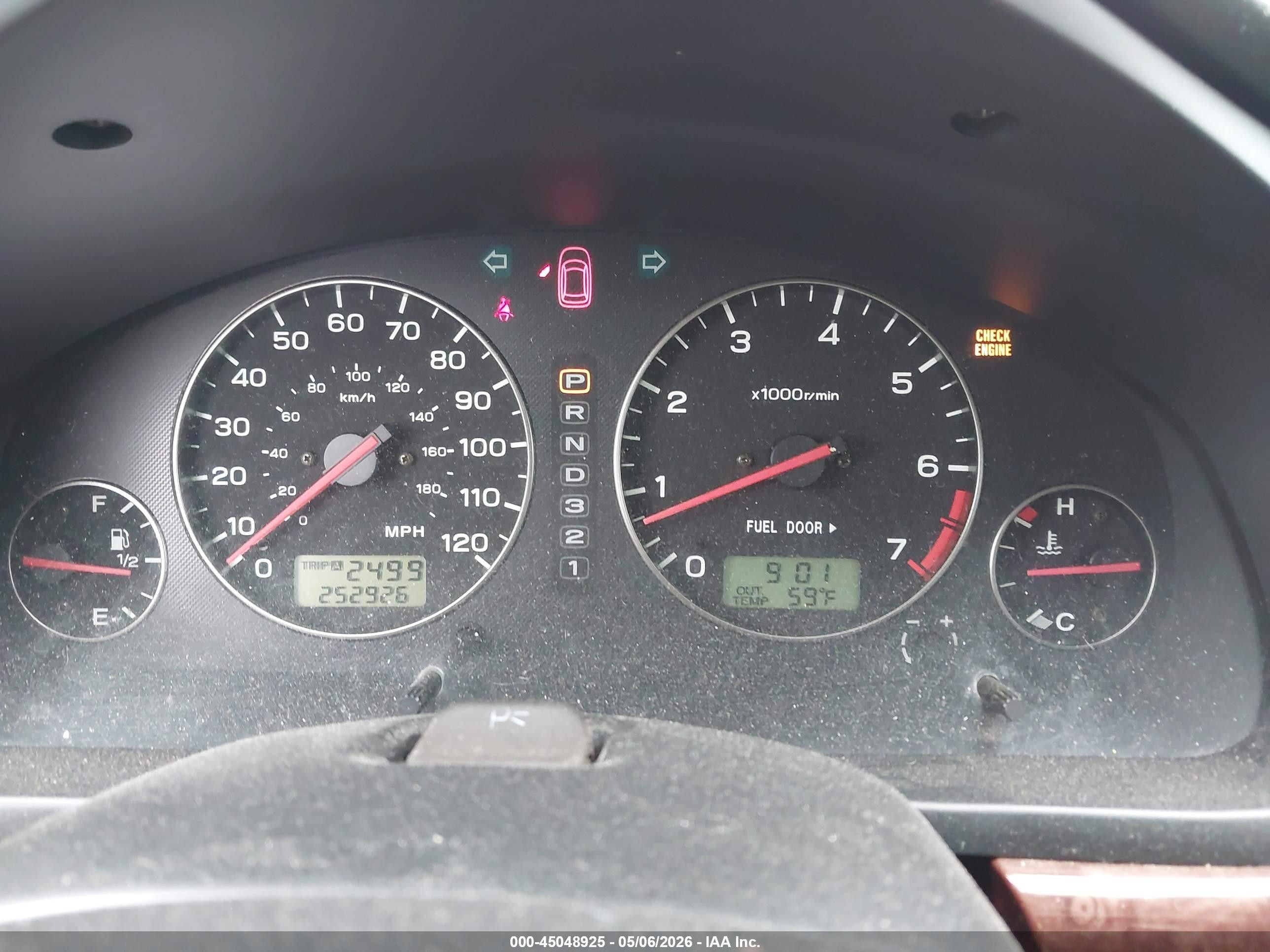 2004 Subaru Outback   Silver vin: 4S3BH675747635011