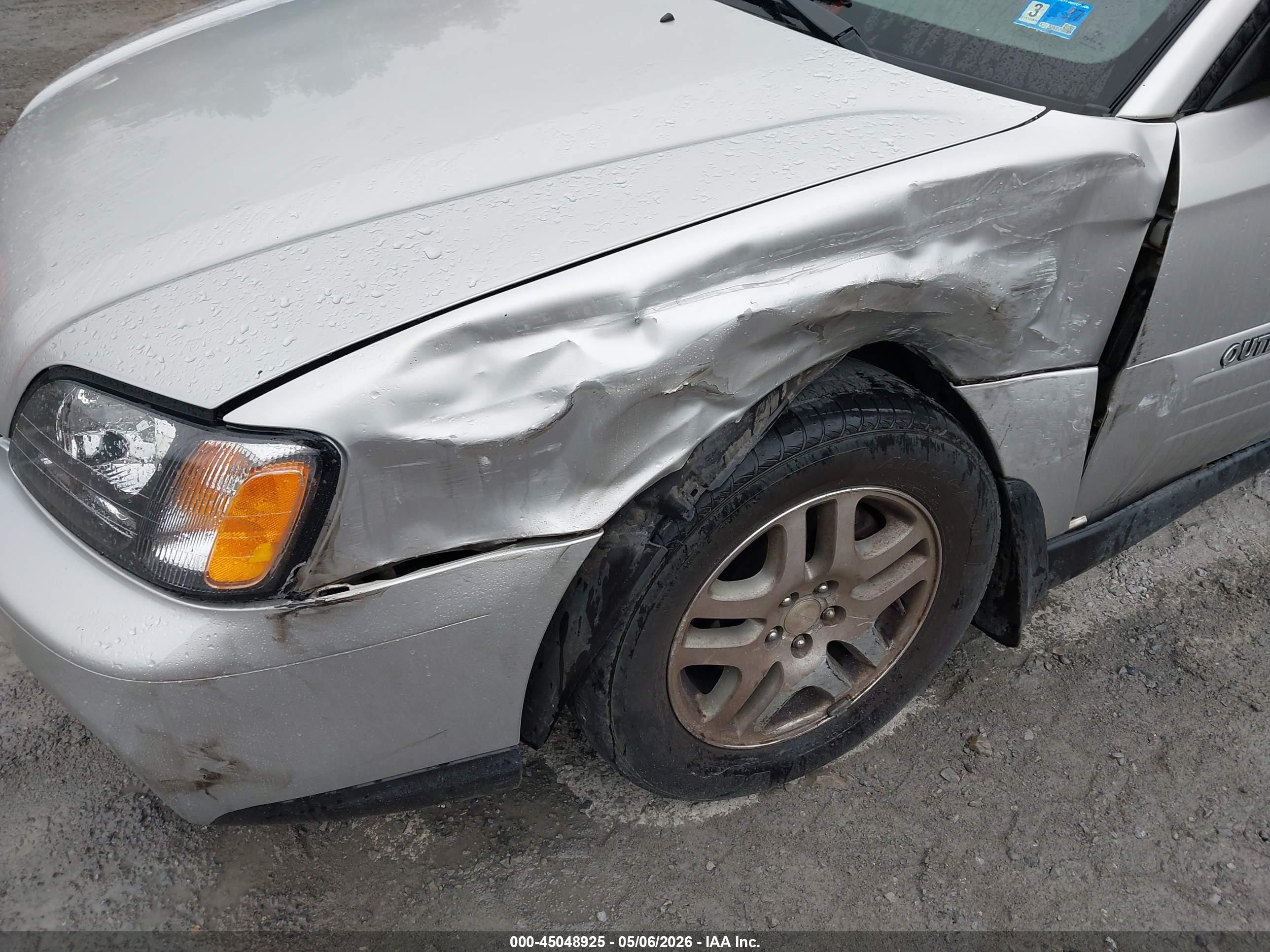 2004 Subaru Outback   Silver vin: 4S3BH675747635011