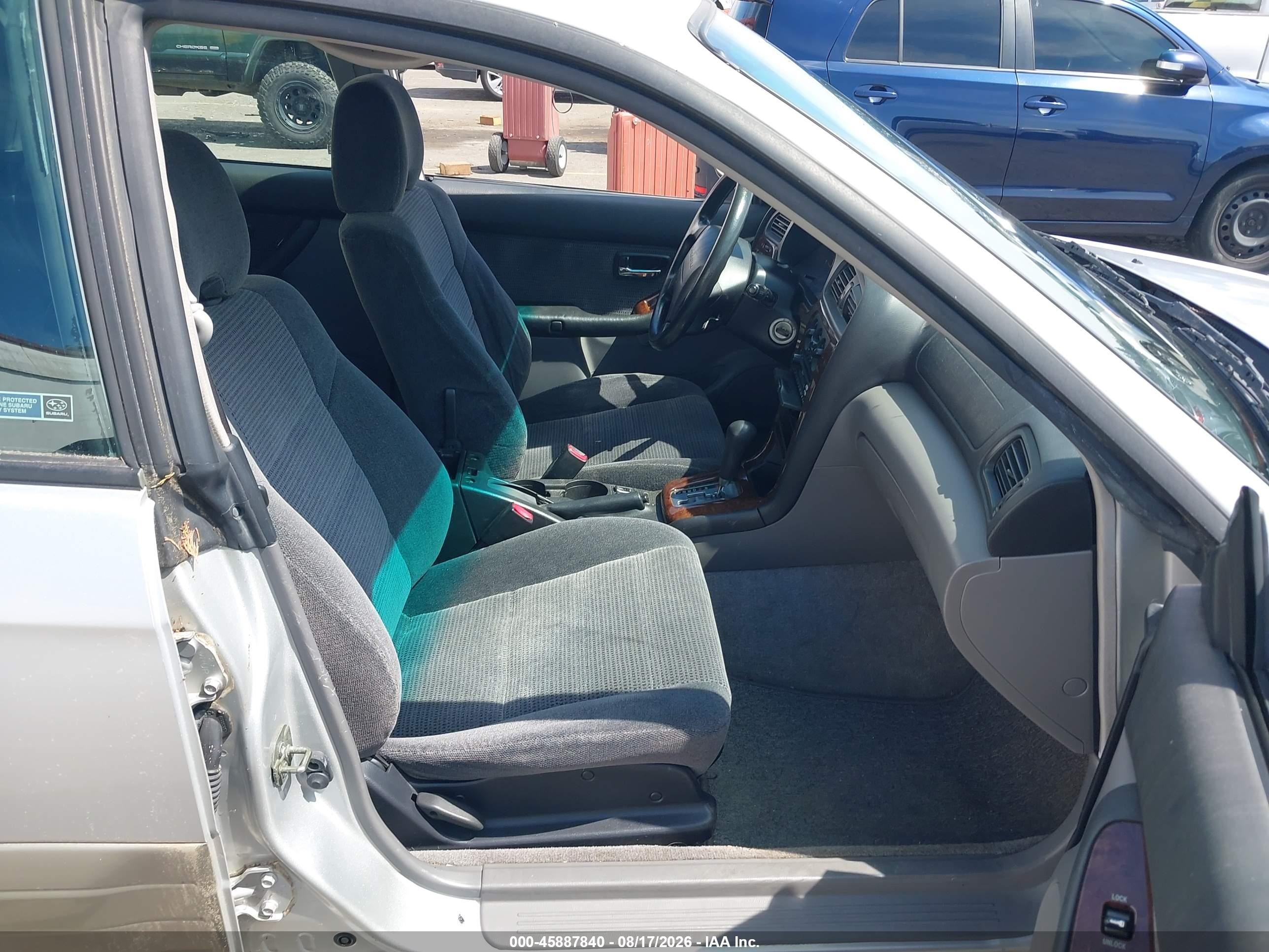 2003 Subaru Outback   Silver vin: 4S3BH675937615325