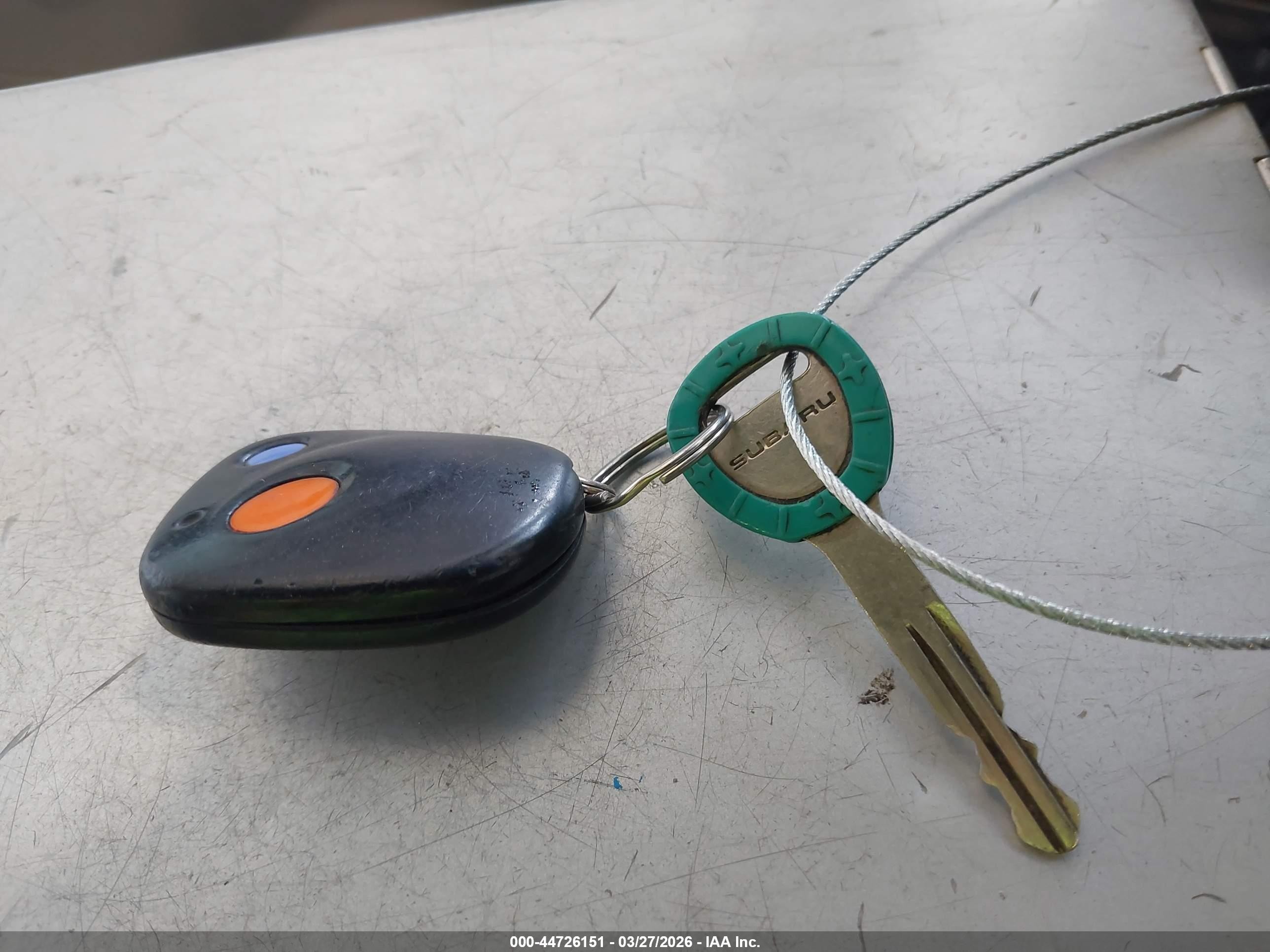 2004 Subaru Outback   Серебряный vin: 4S3BH675946605093