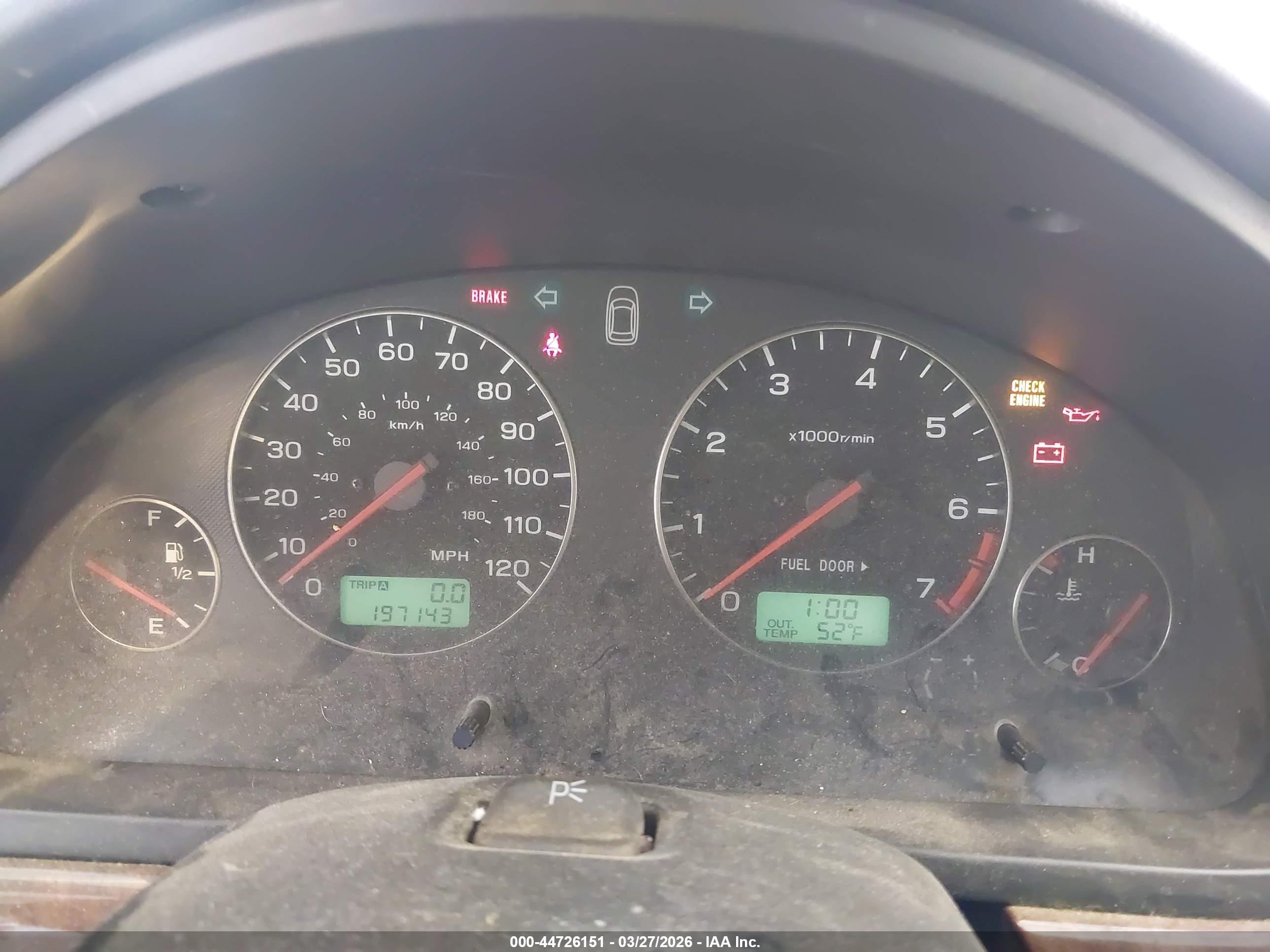 2004 Subaru Outback   Серебряный vin: 4S3BH675946605093