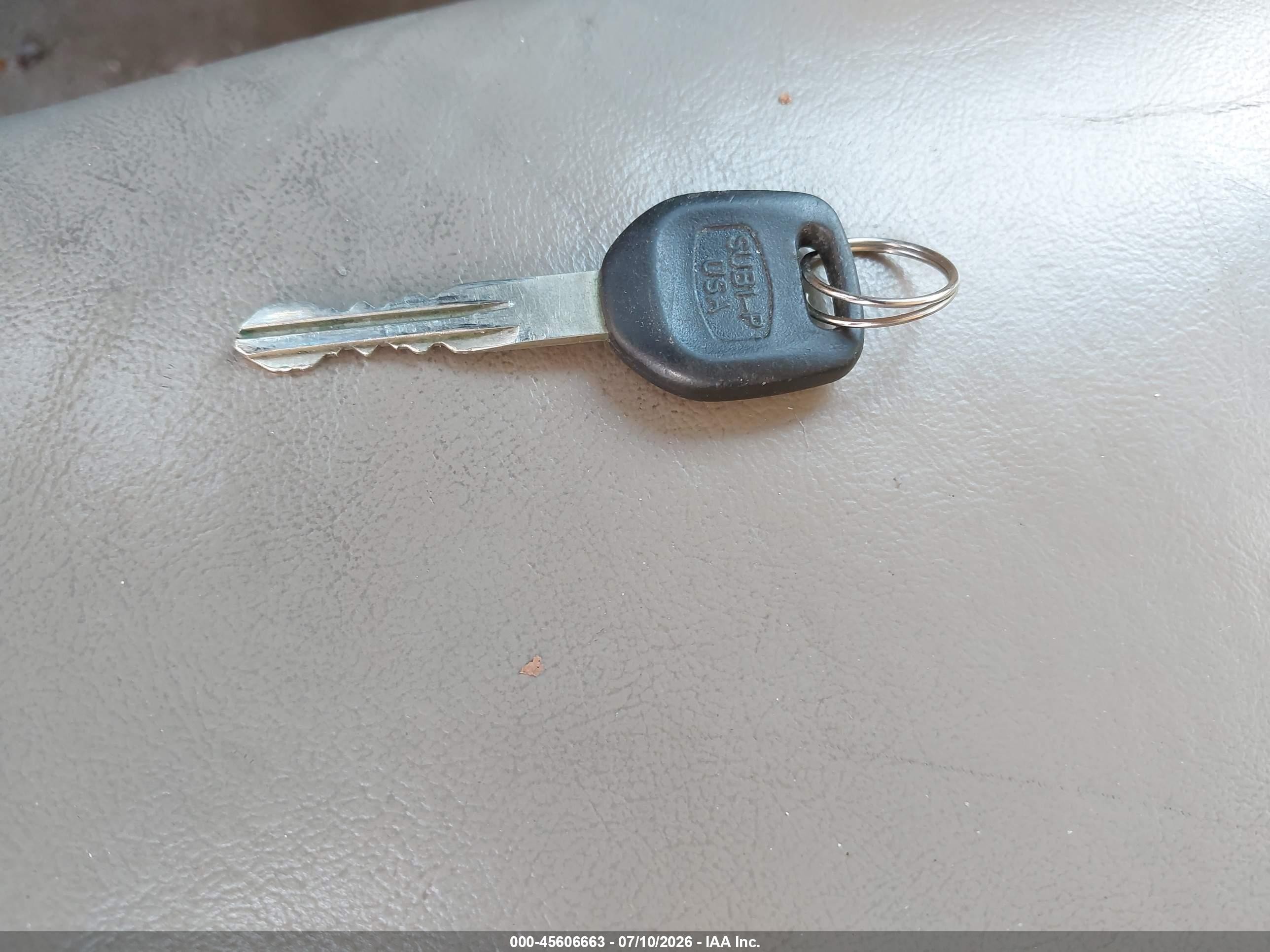 2004 Subaru Outback   Burgundy vin: 4S3BH675947631008