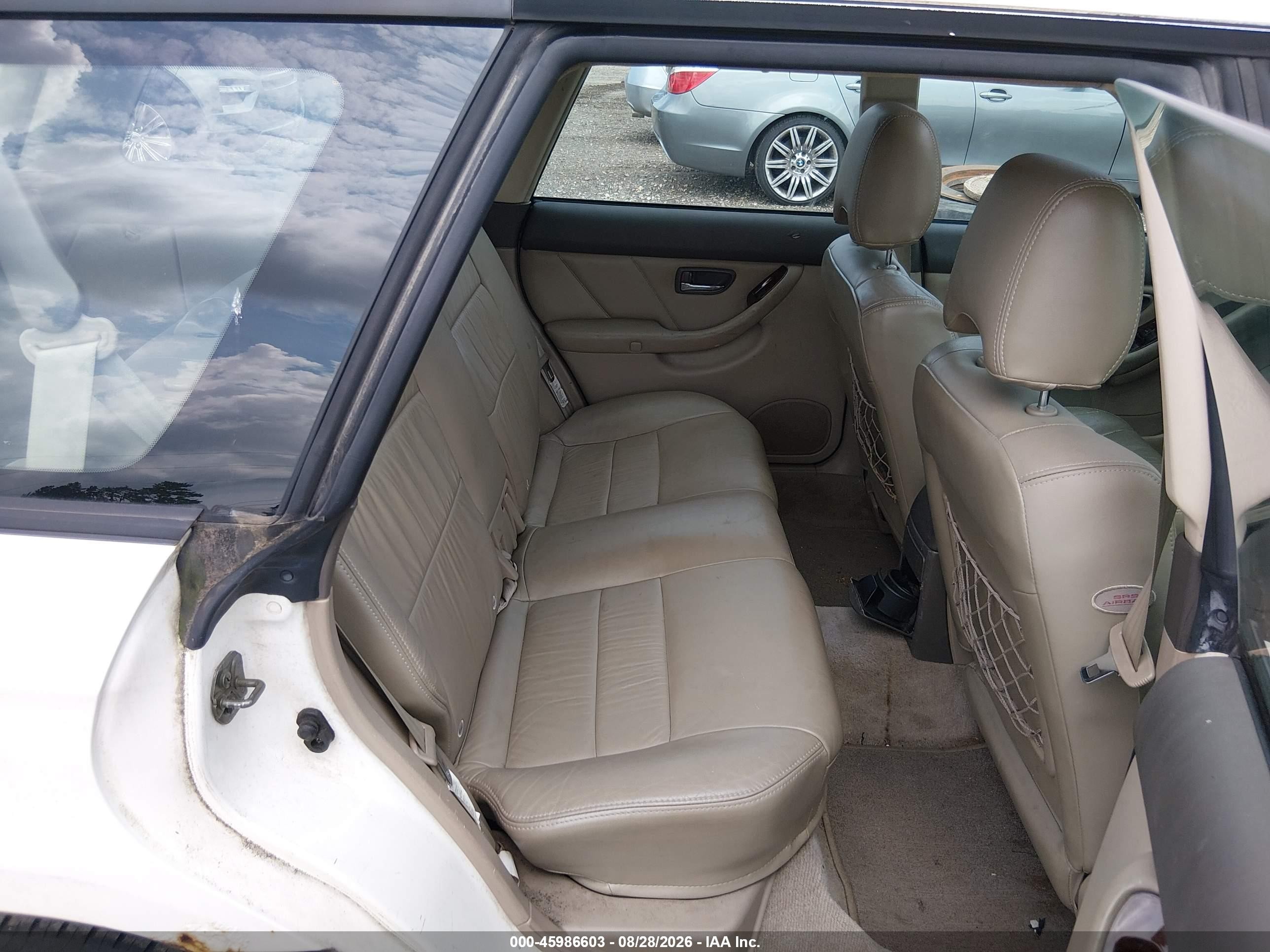 2001 Subaru Outback Limited White vin: 4S3BH686117609801